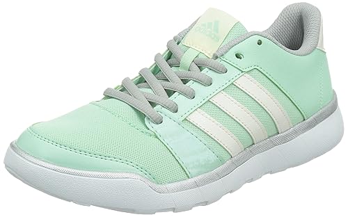 mujeres con tenis adidas