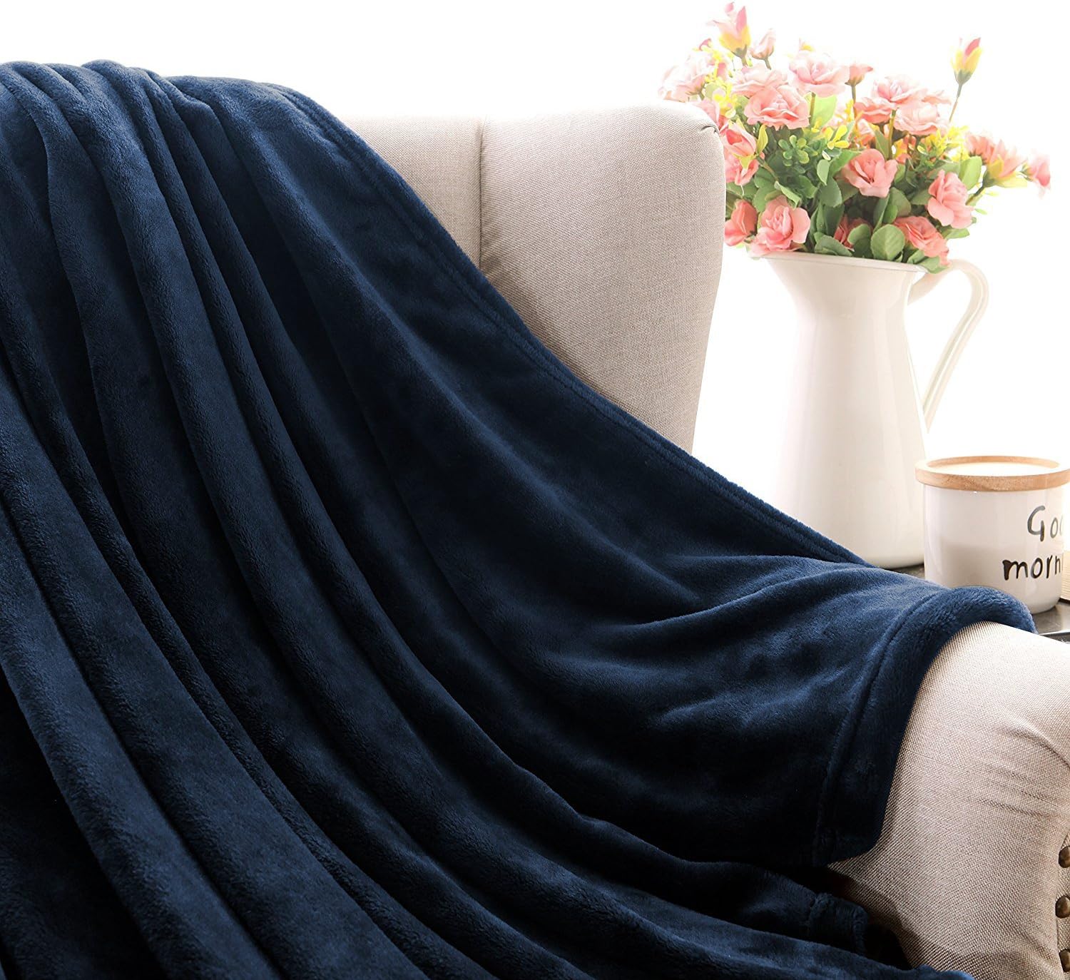 Exclusivo Mezcla Extra Large Fleece Throw Blanket for Couch Sofa, 300GSM Super Soft and Warm Blankets - Image 4