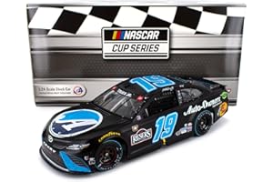 NASCAR Lionel Racing M Truex JR 1/24 HO AUTO Owners Insurance Throwback 21 Camry Darlington Win