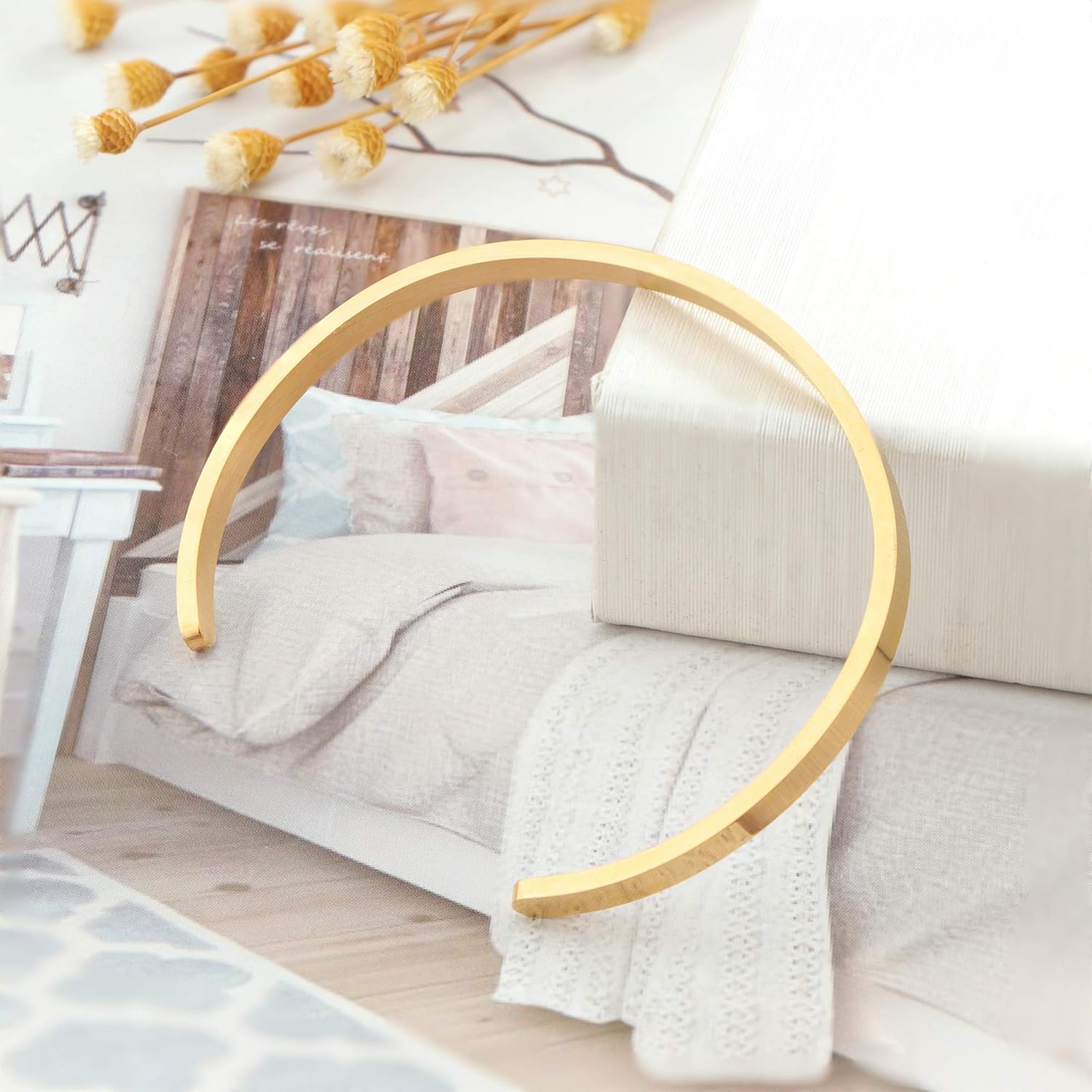 Milacolato 2 Pcs Stainless Steel Thin Cuff Bracelet 18K White/Rose/Yellow Gold Plated Oval Couples Love Bracelets Plain Open Cuff Bangle Jewelry Gift for Him and Her: Clothing