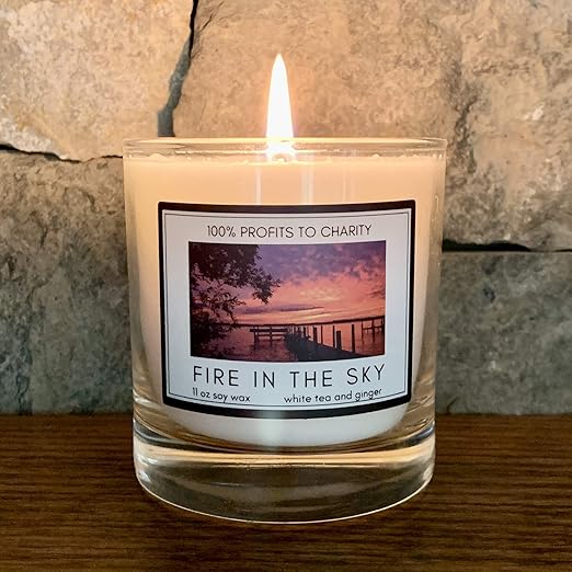 Amazon ファイアーインザスカイの香り付きキャンドル 11オンス 6フレグランス 燃焼時間80時間 キャンドル キャンドルスタンド オンライン通販