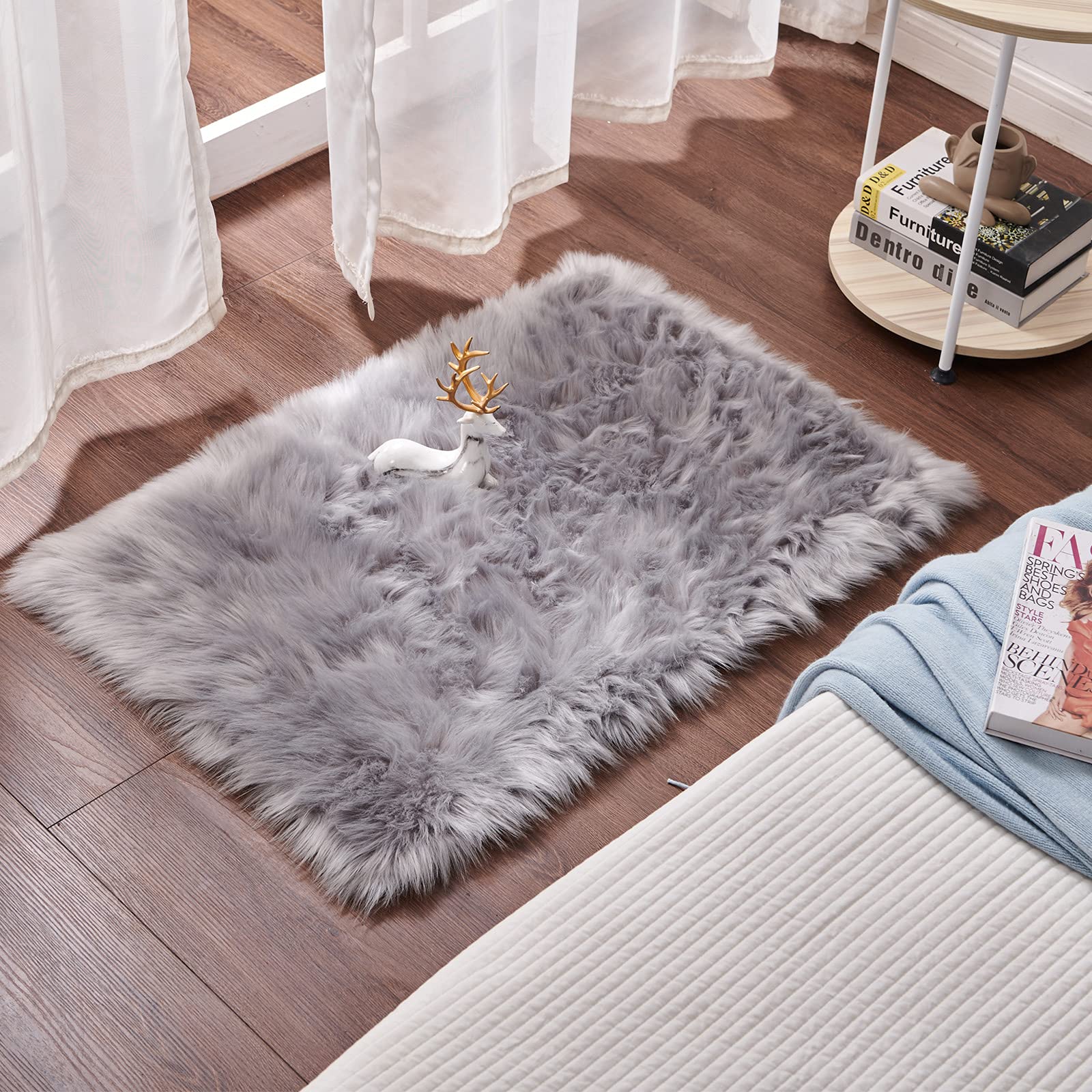 Cumay Super Soft Faux Sheepskin Rug,Rugs living room, Shaggy Bedroom Area Rug Faux Fur Rug Bedside Rugs (Gray, 23.6 x 35.4 inch)