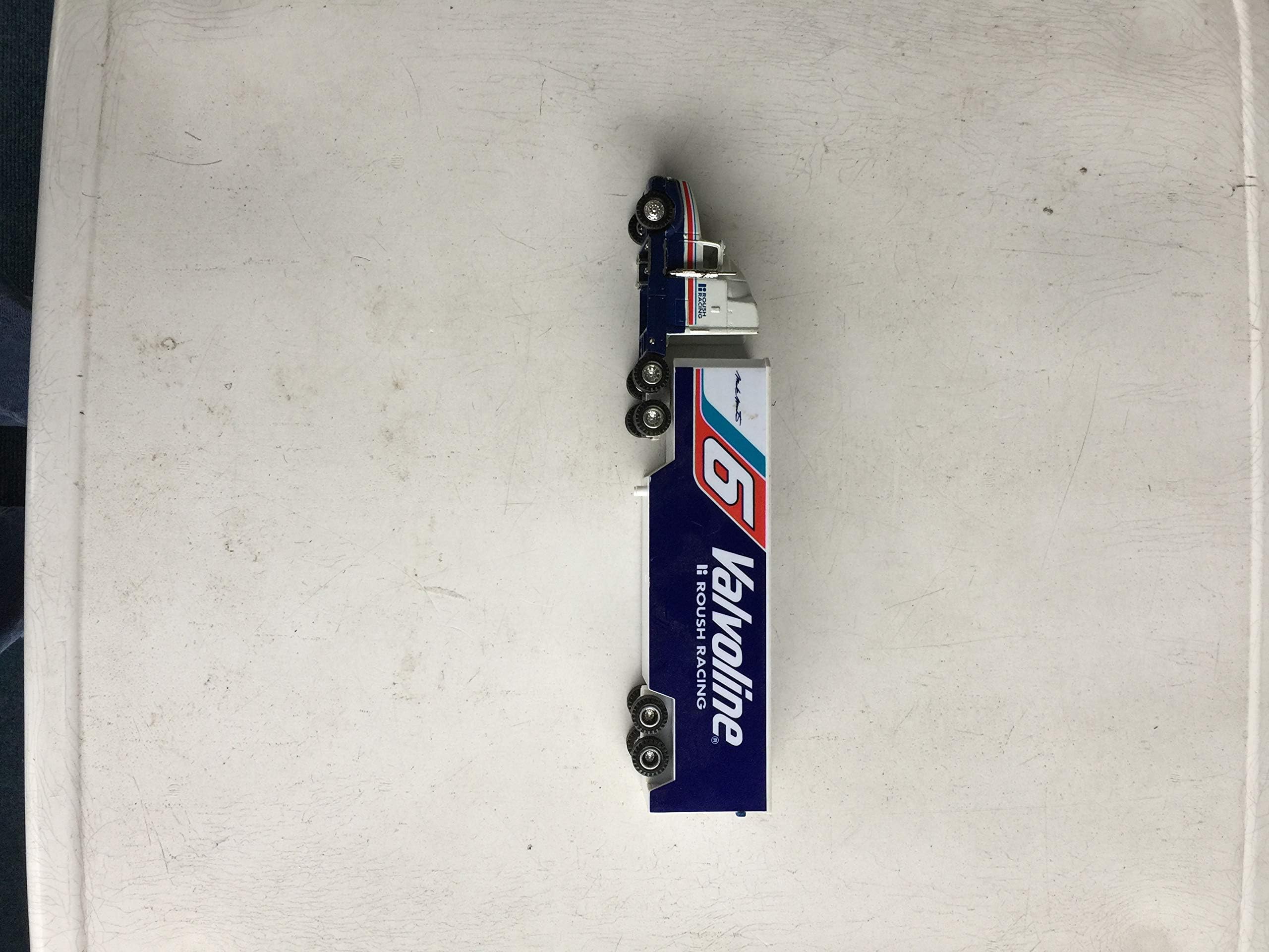 Mark Martin #6 Valvoline Roush Racing Semi Truck 1:43 Scale Racing Team Transport Nascar