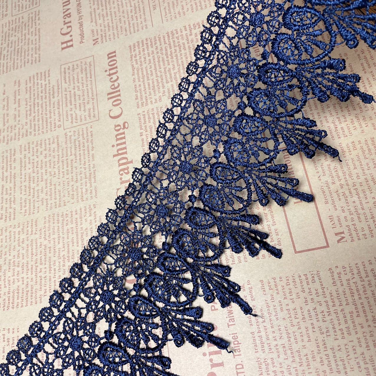 9CM Width Europe Chips Pattern Inelastic Embroidery Lace Trim,Curtain Tablecloth Slipcover Bridal DIY Clothing/Accessories.(2 Yards in one Package) (Navy Blue)