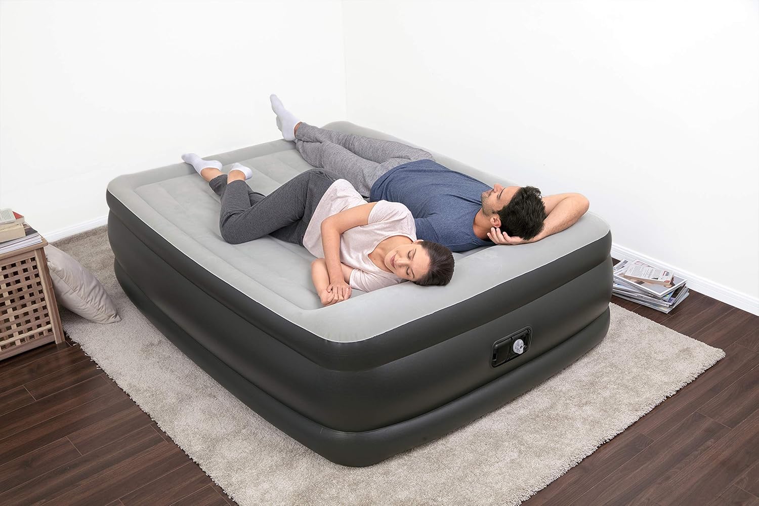SleepLux Queen Air Mattress with Built-in AC Pump | 22" Raised Inflatable Airbed | Includes Built-in Pillow and USB Charge Port | Best Back and Shoulder Support | Durable Tritech Material: Sports & Outdoors