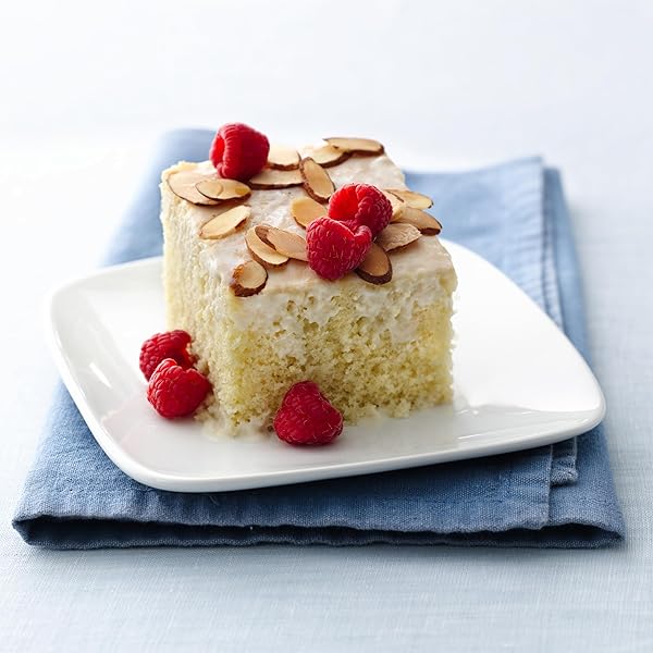 BETTY CROCKER FAVORITES SUPER MOIST VANILLA CAKE MIX, 13.25 OZ