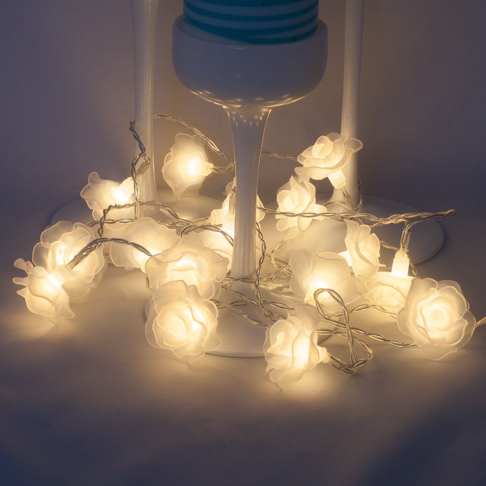 Qbis Flower Fairy Lights, Battery Fairy Lights with 16 White Flowers and Warm White Lights, Lovely Girls Bedroom Accessories and Decorations for Bedroom. (Rose Lights)