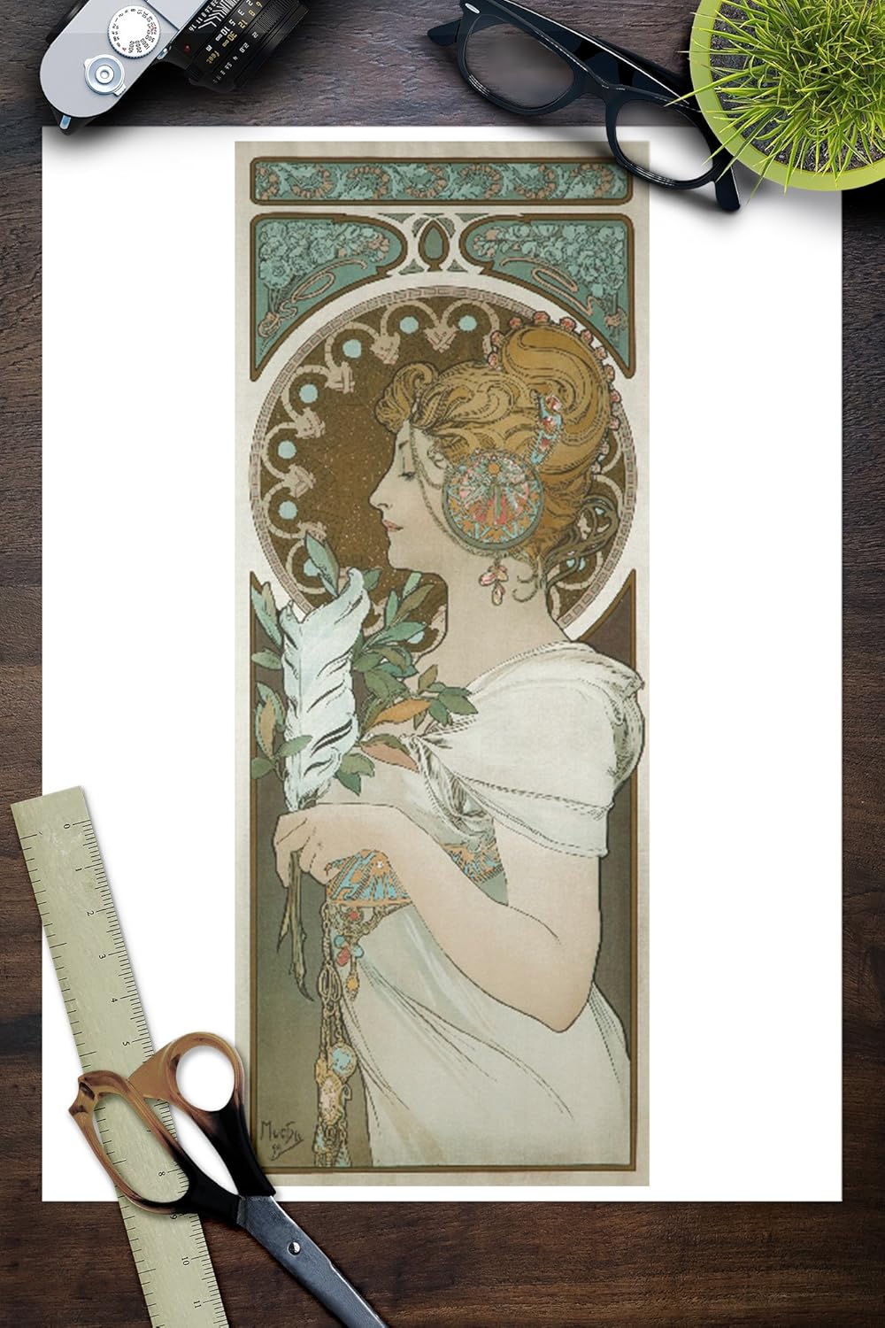 Amazon Com Plume Et Primevere Plume On Silk Vintage Poster Artist Mucha Alphonse France C 1899 9x12 Art Print Wall Decor Travel Poster Posters Prints