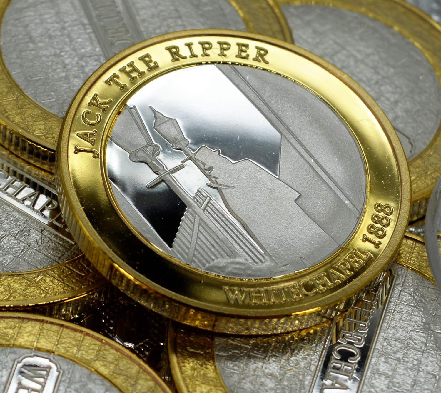 The Commemorative Coin Company JACK THE RIPPER Fine Silver & 24ct Gold 'Dual Metal' Commemorative in Capsule. Whitechapel - Image 3