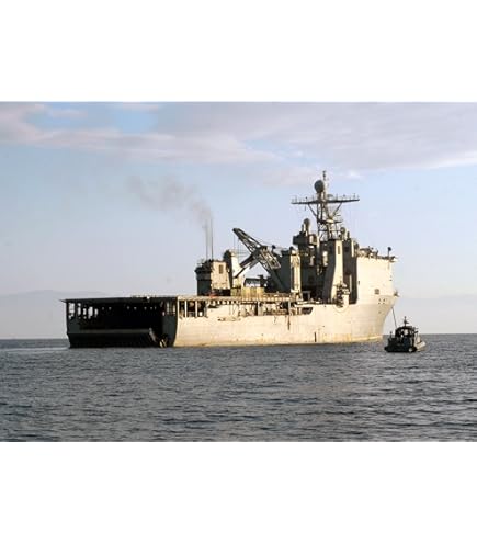 Amazon.com: Home Comforts Military USS Fort McHenry (LSD-43