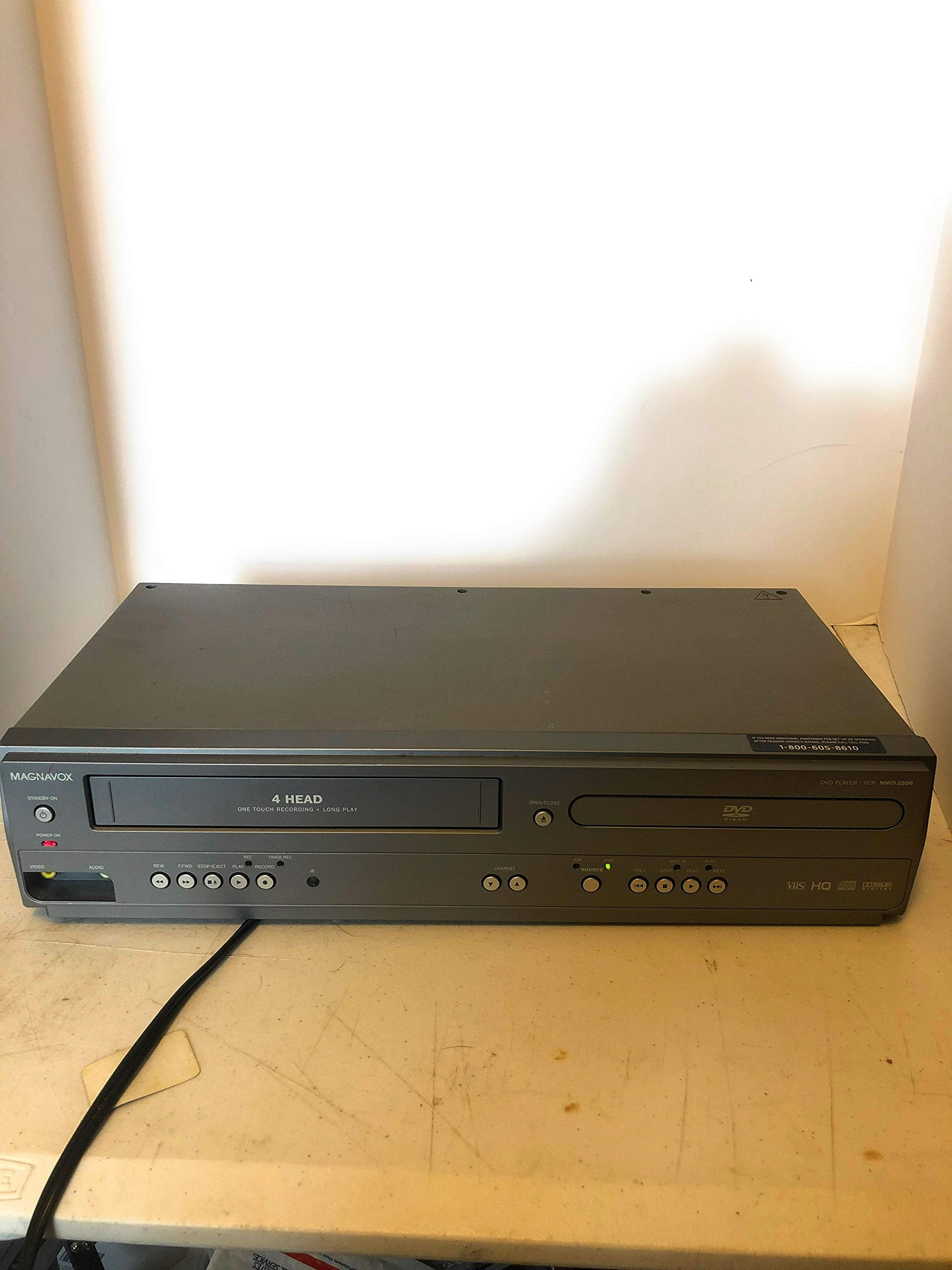 Magnavox MWD2206 DVD Player/VCR Video Cassette Tape Recorder Combo, 4-Head HQ Stereo VHS Player w/ Dolby Digital, Compact Disc Digital Out, 1-touch Recording. Works Amazing!