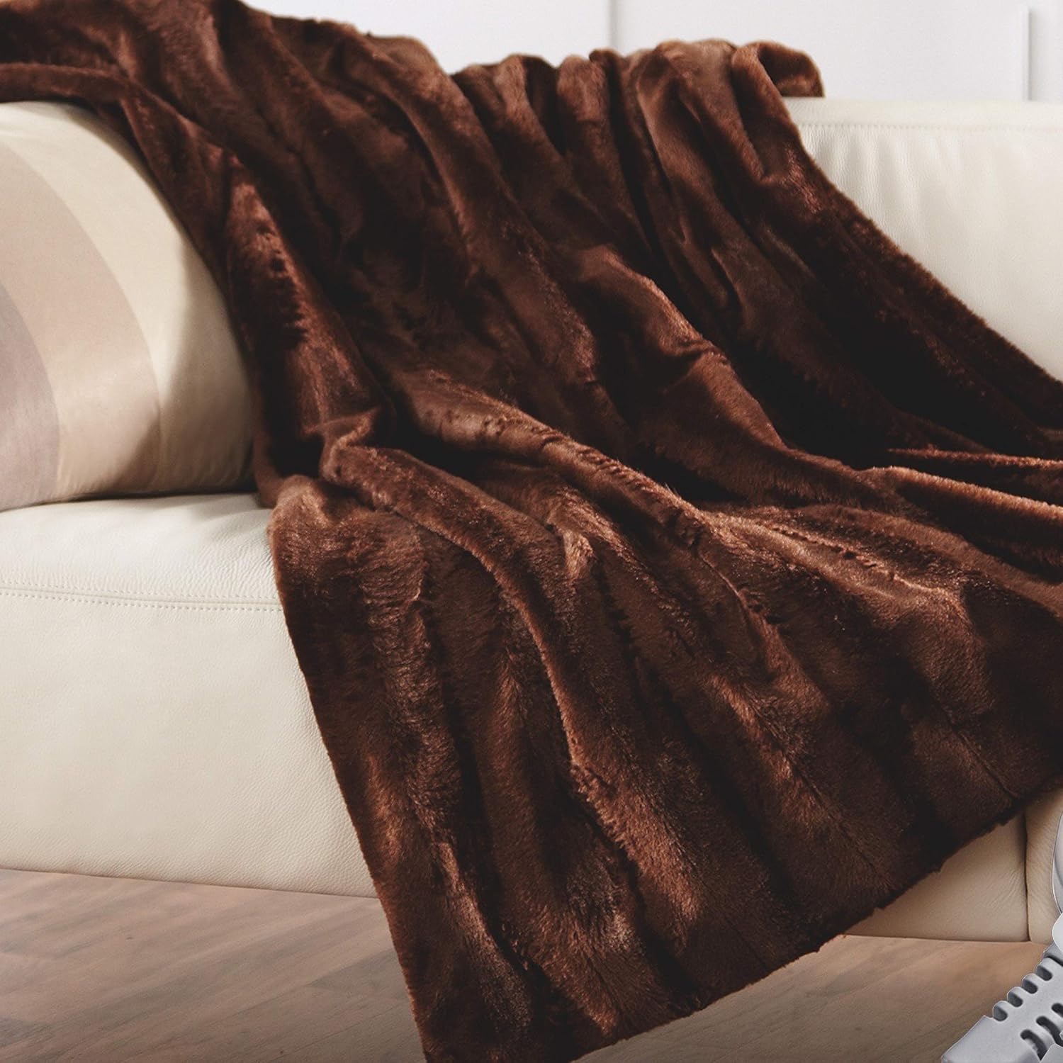 Sunbeam Heated Throw Blanket | Faux Fur, 3 Heat Settings, Walnut: Home & Kitchen