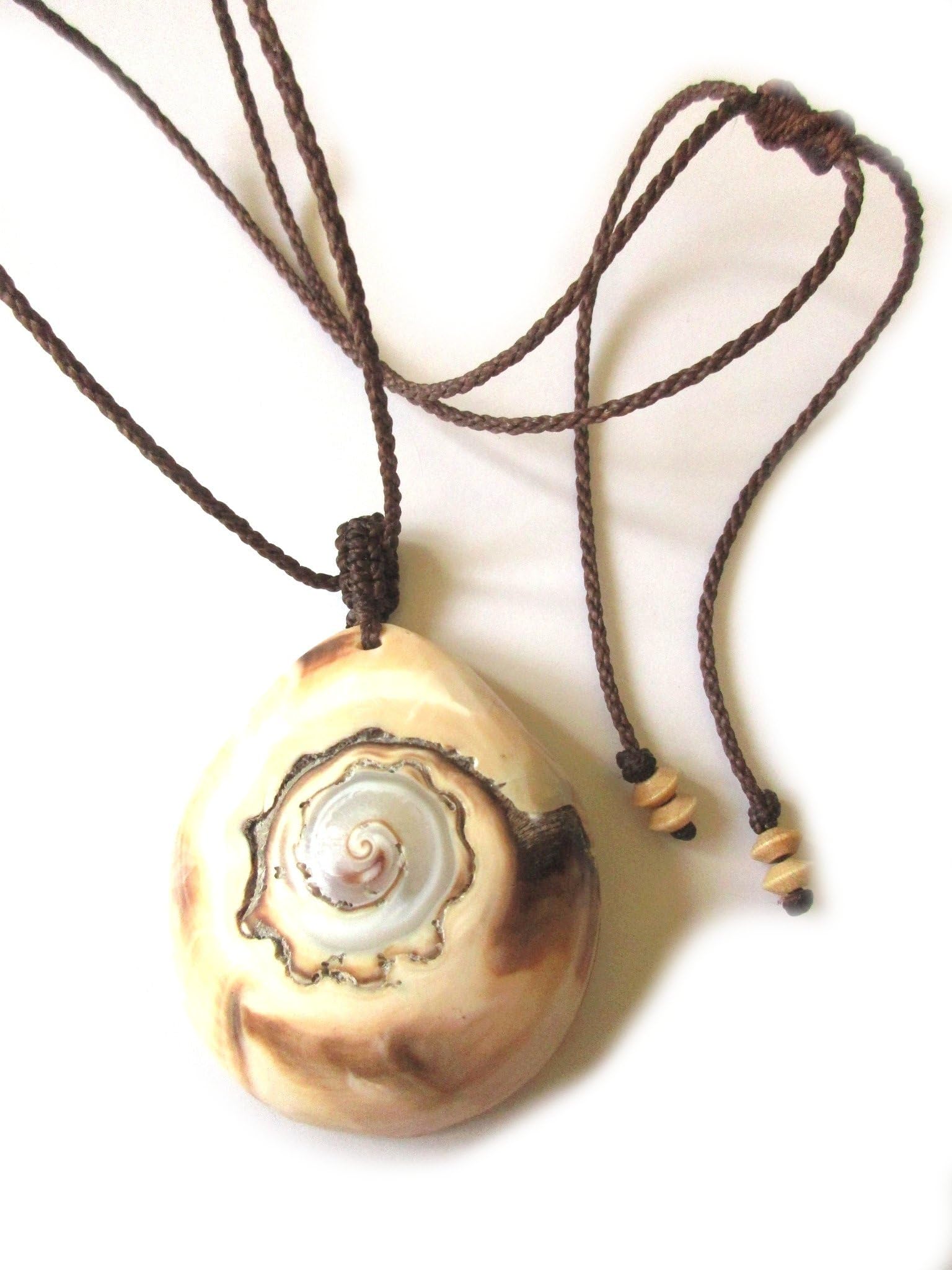 Shell Macrame Threads Brown Pendant handmade with natural 55mmX45mm Cut and Polished Shell Réf.PenTr9