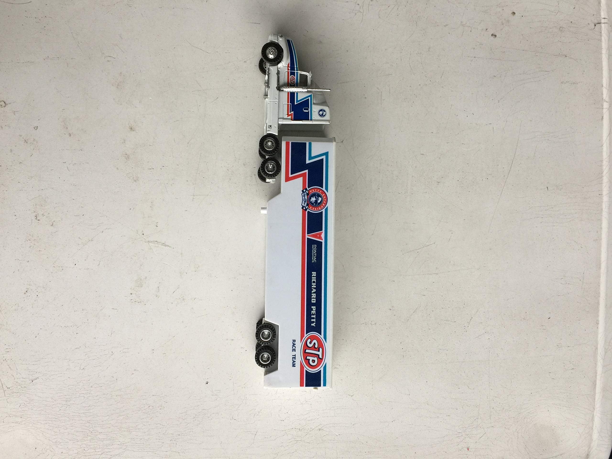 Richard Petty Pontiac STP Race Team Semi Truck 1:43 Scale Racing Team Transport Nascar