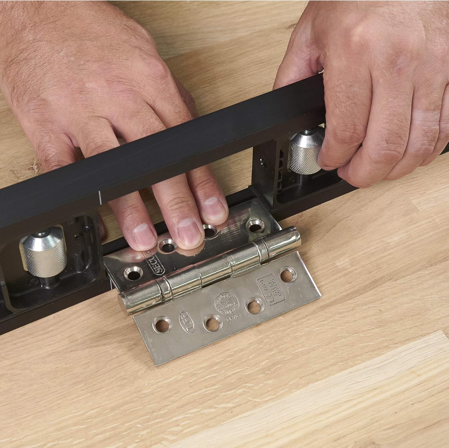 Trend Two-Part Skeleton Hinge Jig with Adjustable Blocks, Robust Carry Case & Guide Bush for Hinge Recess Cutting Black, H/JIG/C - Image 4