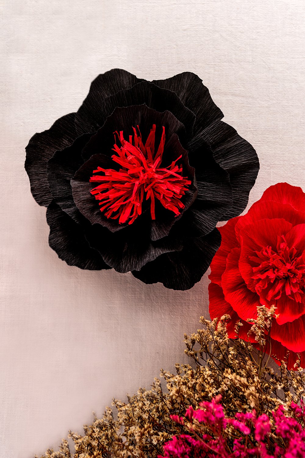 超特価激安 ペーパーフラワー装飾 手作り花 Giant紙花ブラック レッド 6のセット クレープ紙の花ウェディング背景 保育園壁装飾 アーチ部分装飾 ベビーシャワー B078m3s6k8 希少 Blog Hogaruniversal Com