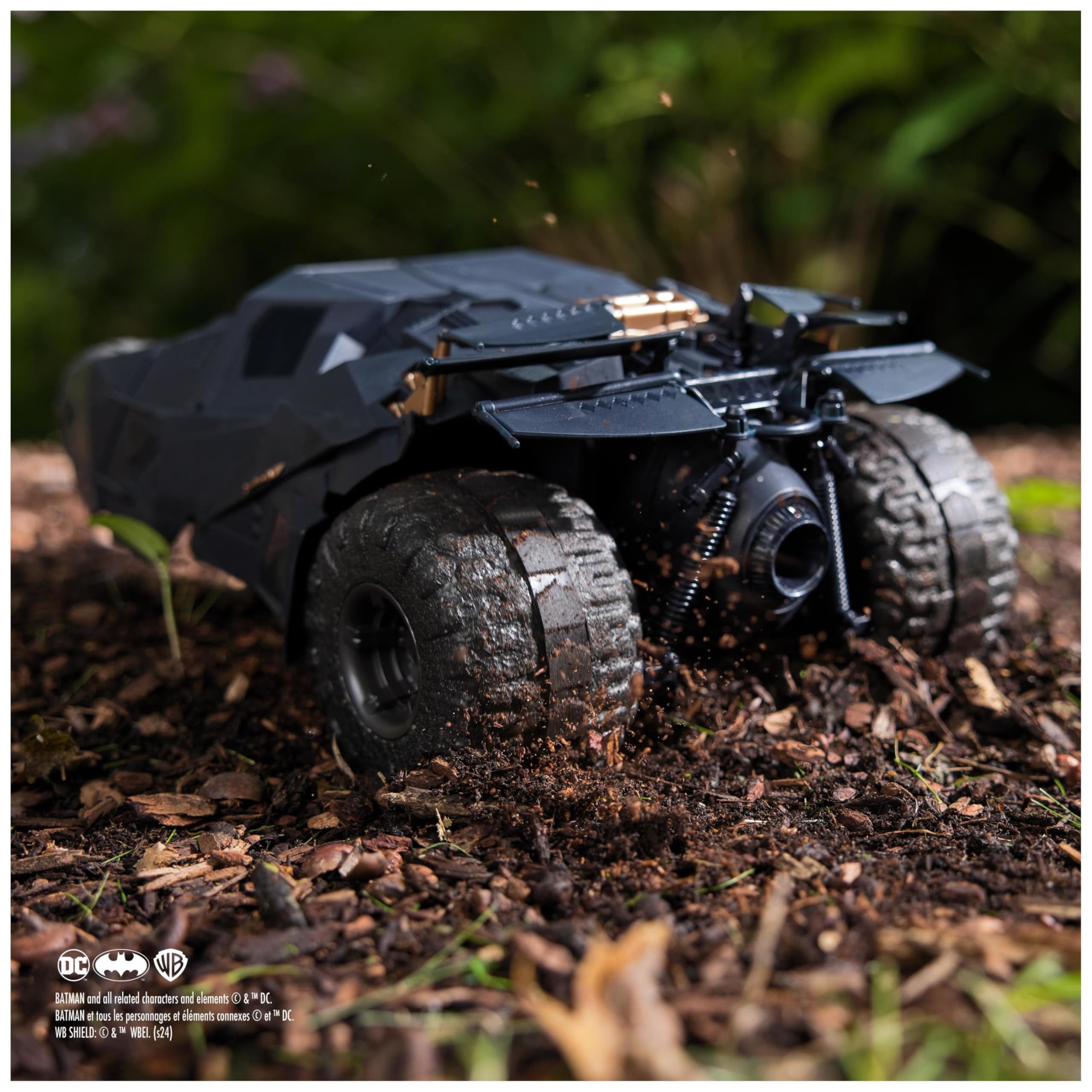 DC Comics - Batman Tumbler RC, ferngesteuertes Fahrzeug im Design der The Dark Knight Trilogie, Maßstab 1:15, für große und kleine Fans ab 4 Jahren 7