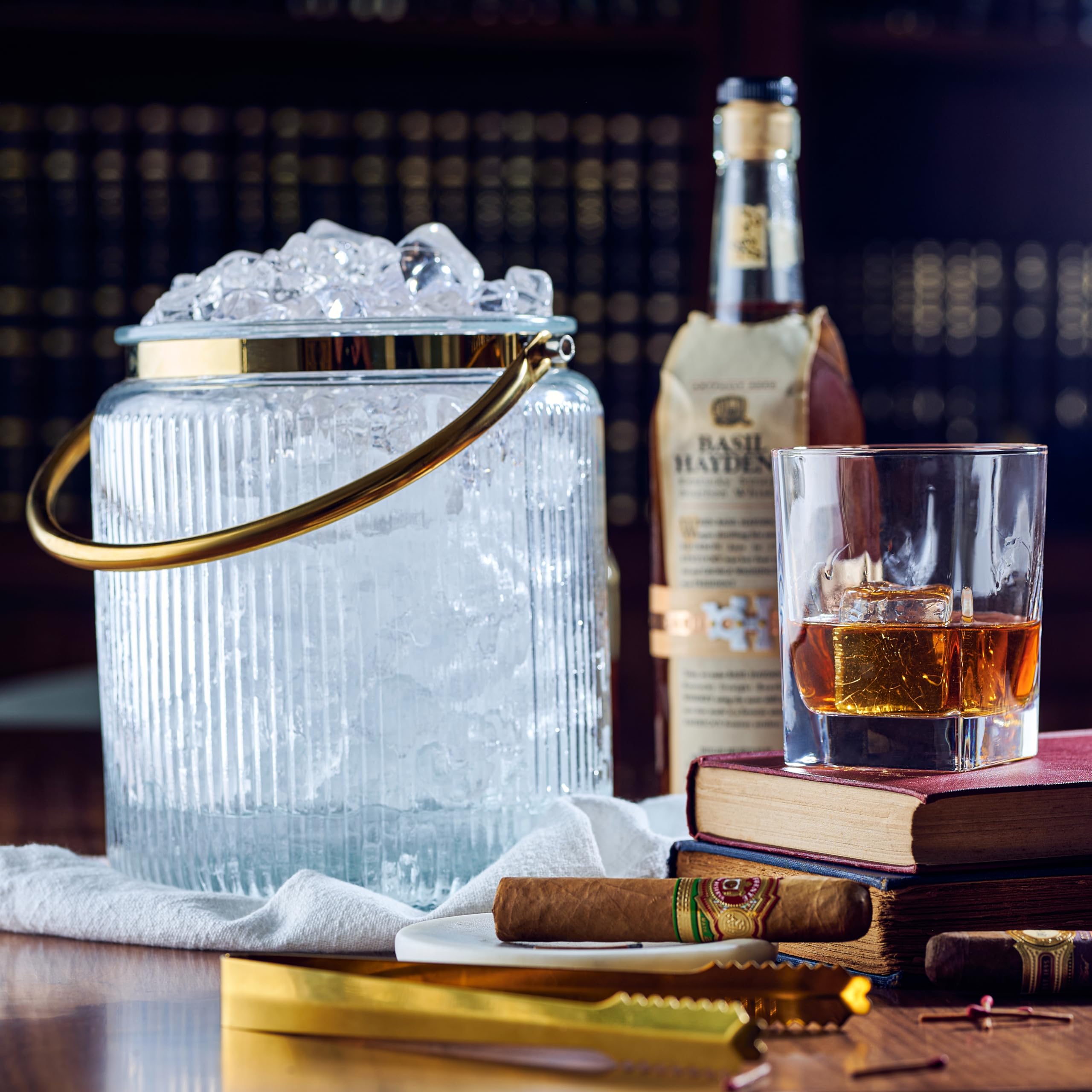 Le'raze Glass Ice Bucket with Airtight Lid, Tong Scooper and Handle - 3L Ribbed Beverage Tub Cocktail Home Bar Accessories, Wine, Beer Chiller for Parties, Champagne Drink Cooler Hinged Handles