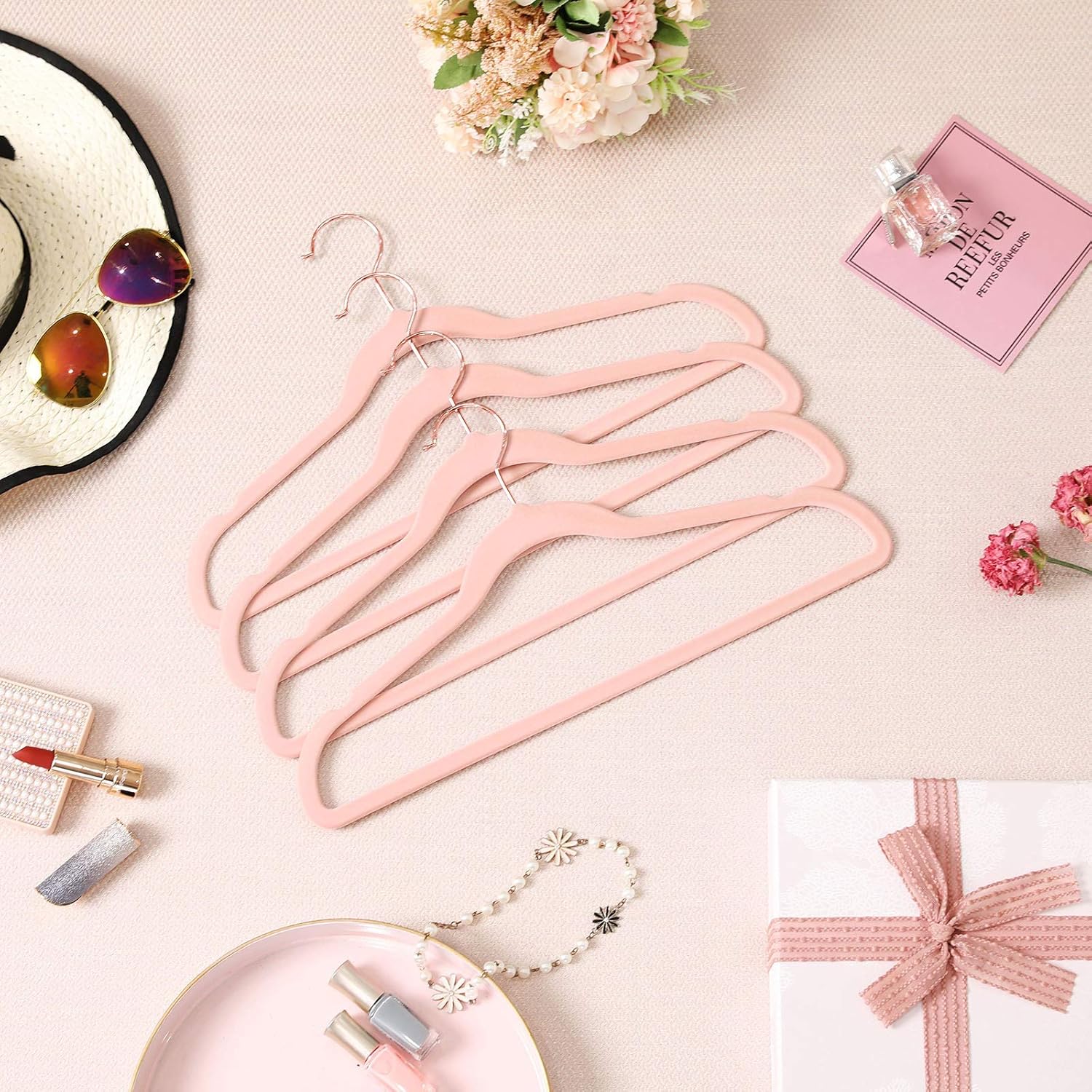 SONGMICS Set of 20 Velvet Hangers, 41.5 cm Wide, Space-Saving, High Load Capacity, with 360° Swivel Hooks - Image 5