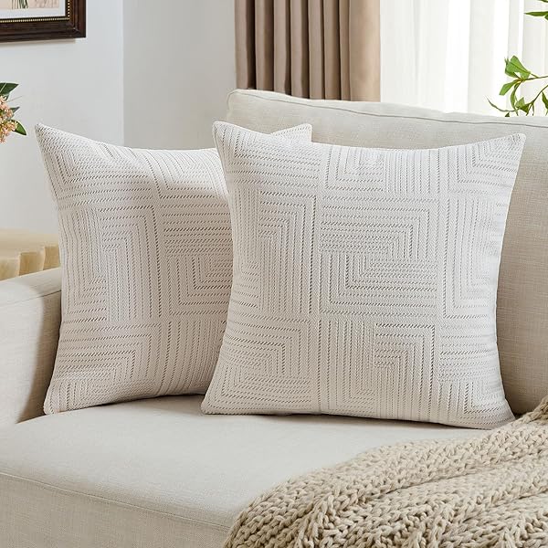 FUTEI CREAM DECORATIVE THROW PILLOW COVERS 22X22 INCH SET OF 2,SOFT COZY CHENILLE GEOMETRIC TEXTURED CUSHION CASE,HOME DECOR FOR COUCH BED LIVING ROOM