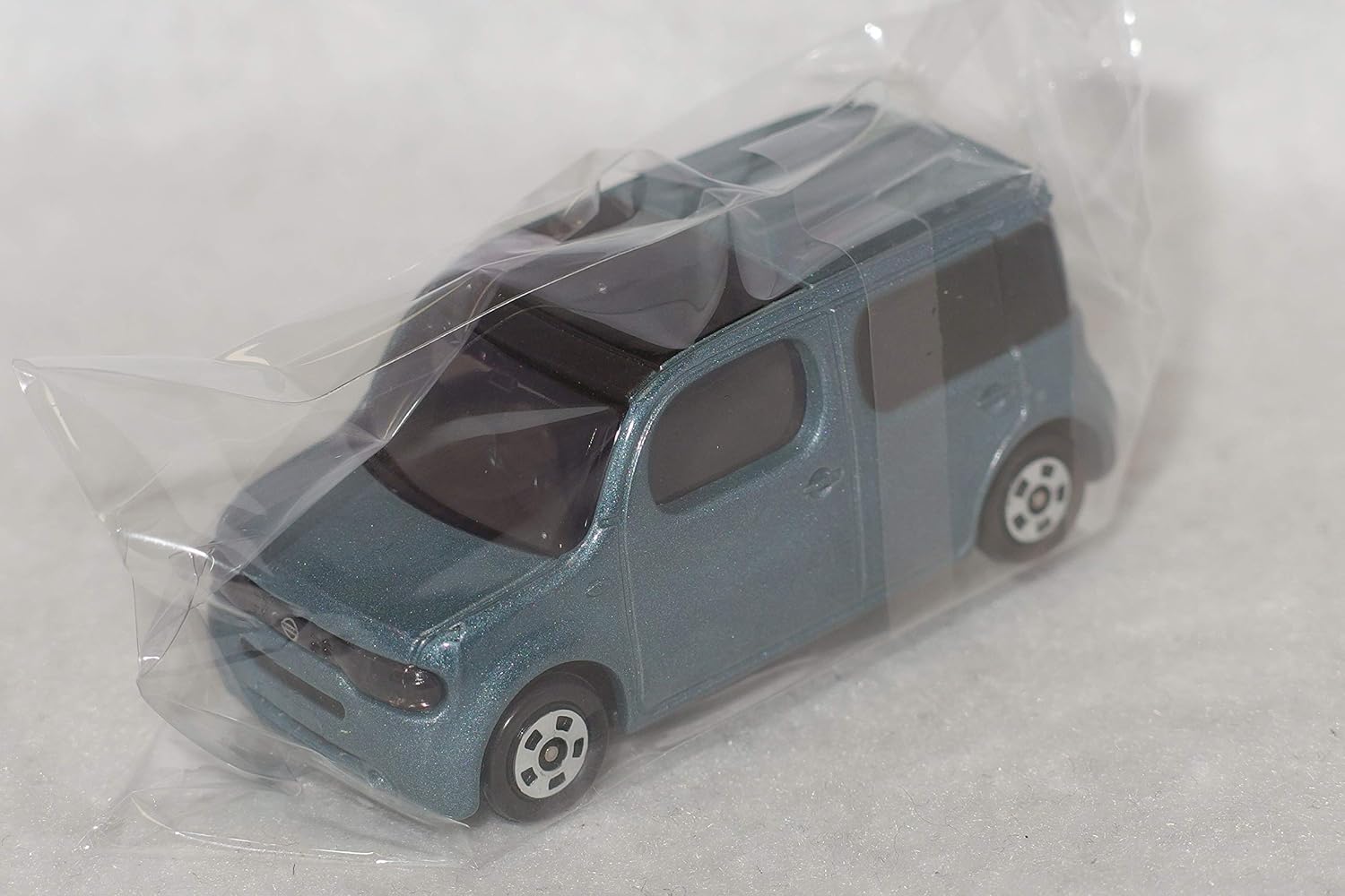 tomica nissan cube