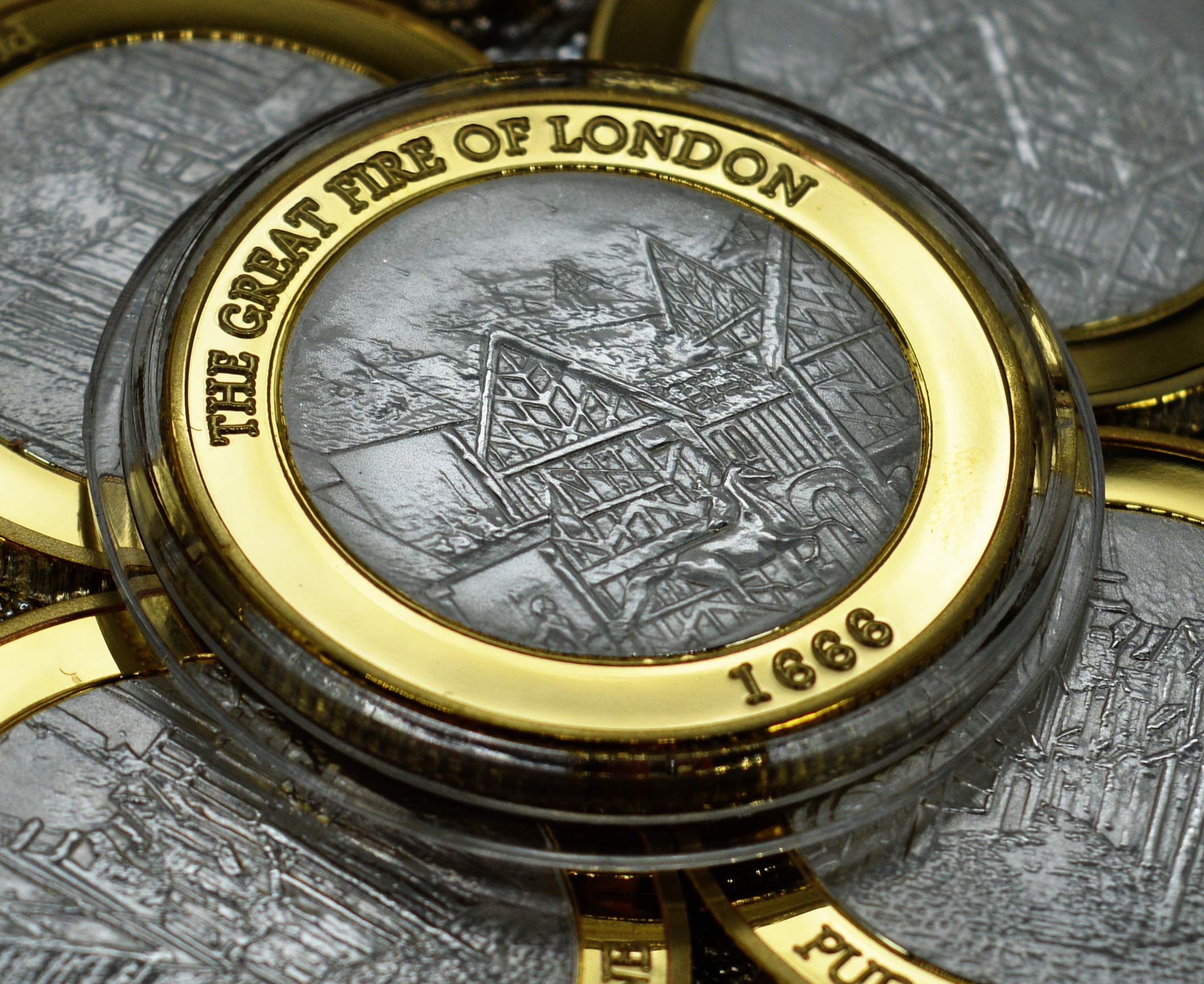The Commemorative Coin Company THE GREAT FIRE OF LONDON Fine Silver & 24ct Gold 'Dual Metal' Commemorative in Capsule. Pudding Lane, 1666