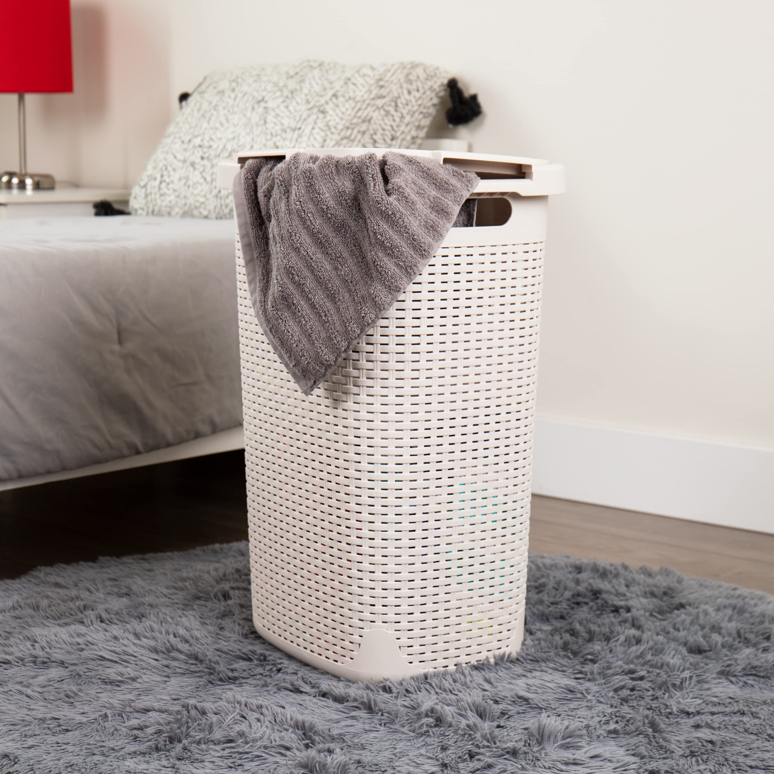 Mind Reader Slim Laundry Hamper with Lid, 60L Clothes Basket, Premium Wicker Design, Plastic, Ivory