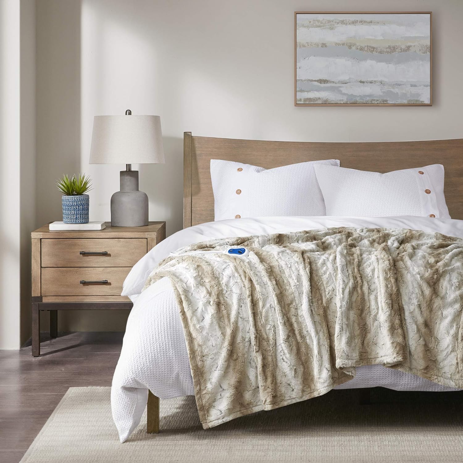 Beautyrest Heated Zuri Electric Blanket Throw Ultra Soft Faux Fur Reverse to Mink Auto Shut Off Oversize with 3 Heat Level Setting Controller, 50x70, Sand Tip Dye: Home & Kitchen