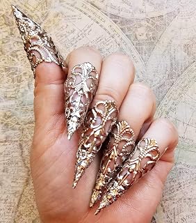 Amazon Com Bestga 10 Pcs Halloween Costume Claws Fake Nails Ring Set Gothic Punk 3 Sizes Crystal Full Finger Rings Paved Paw Bend Fingertip Fingernail Claw Girls Women Men Ring False Easy