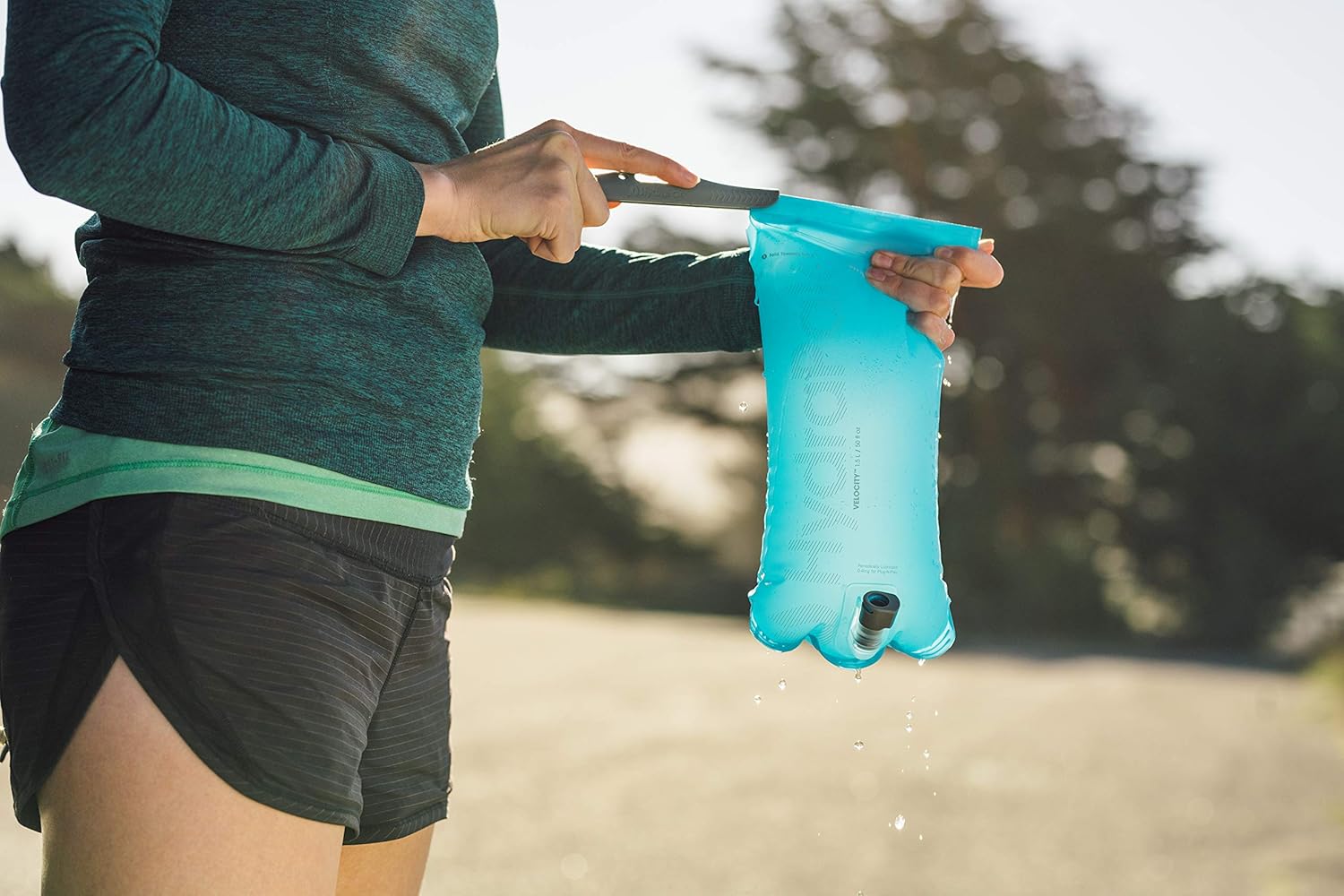 HydraPak Velocity Light-Weight Water Bladder/Reservoir for Running Hydration Vests, 1.5-Liter (50 oz.), Reversible for Easy Cleaning, Safe & Reliable : Sports & Outdoors