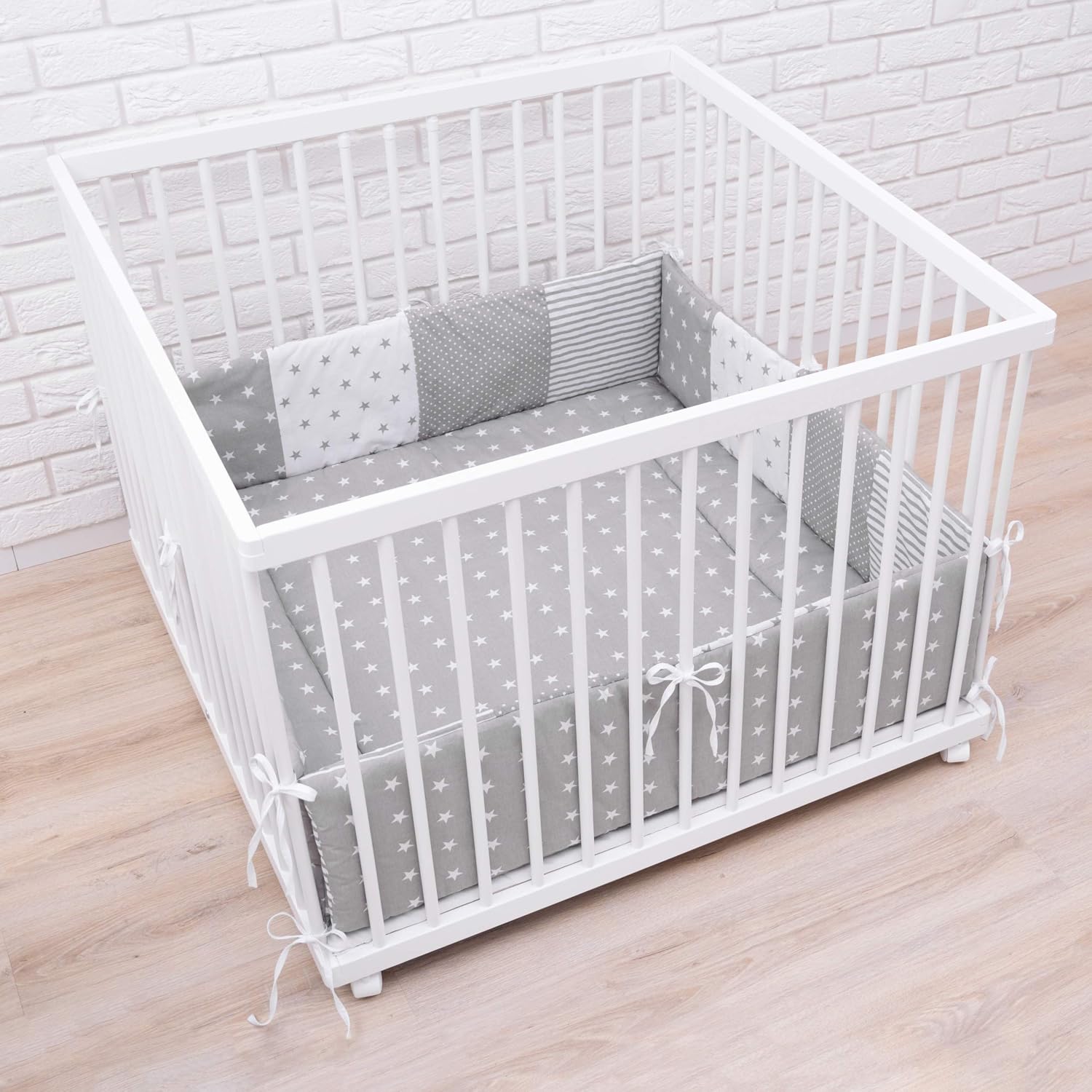 La Chambre De Bebe Mobilier Amilian Lau02 Tapis De Parc Pour Parc 100 X 100 Cm Genesis Gs Com