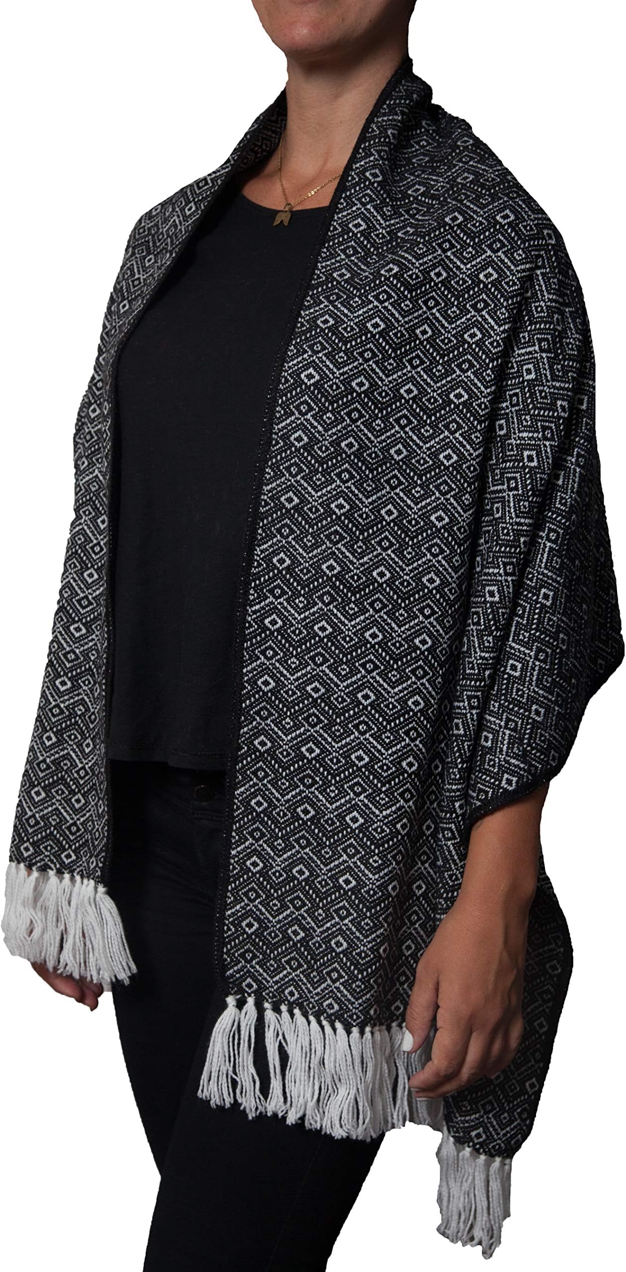 TINKUY PERU - Peruvian Alpaca Wool - Women´s Black & Ivory Argyle Design Pashmina Wrap Ruana Fringes Shawl