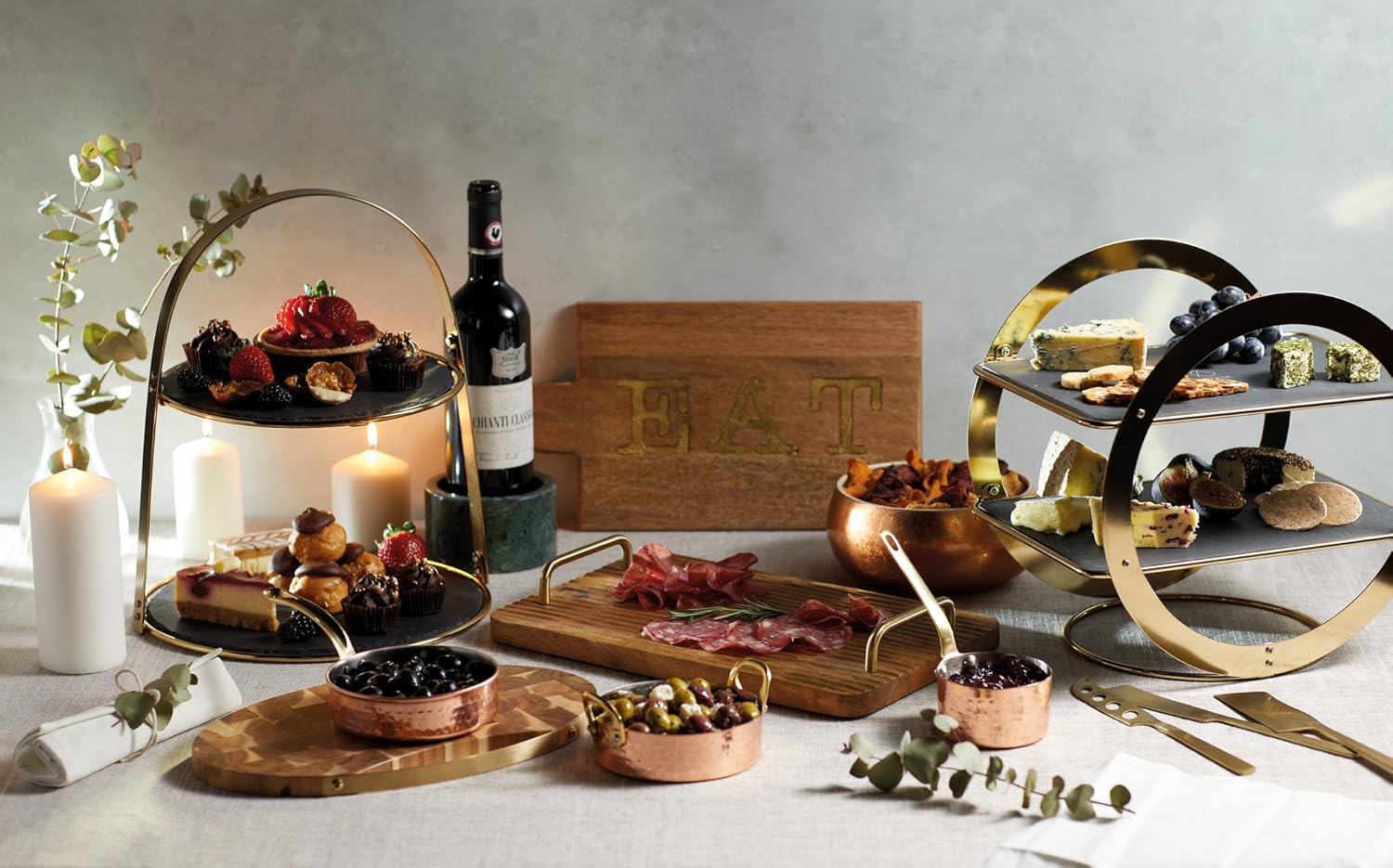 Artesà Wheel Frame Food Display Stand, Brass Finish, 31.5x22.5x30cm, Gift Boxed, Black, Gold, 31.5 cm - Image 5