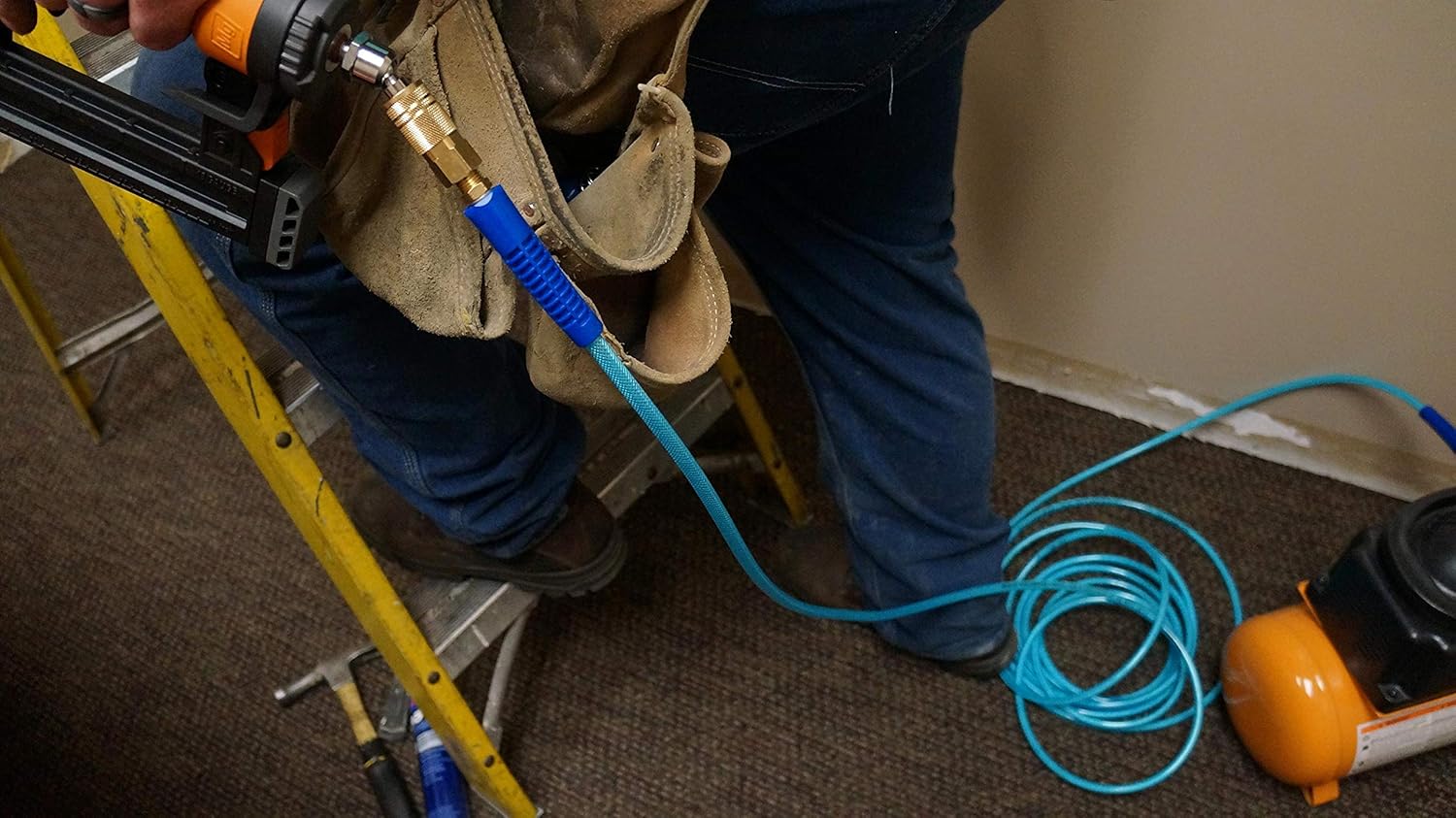 Plews & Edelmann Amflo 12-25E Polyurethane Air Hose - Non-marring, Smooth Finish, Easy to carry, Lightweight, Cold Weather Flexible, Great Indoors or Out, 1/4" X 25', Blue, 25 ft: Air Tool Hoses: Industrial & Scientific