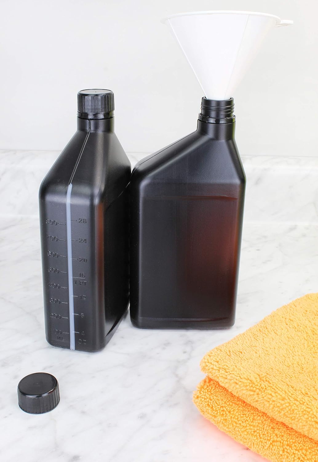 Cornucopia Plastic Engine Oil Bottles (4-Pack, Quart Size); Empty Cans for Storing Oil and Other Chemicals: Automotive