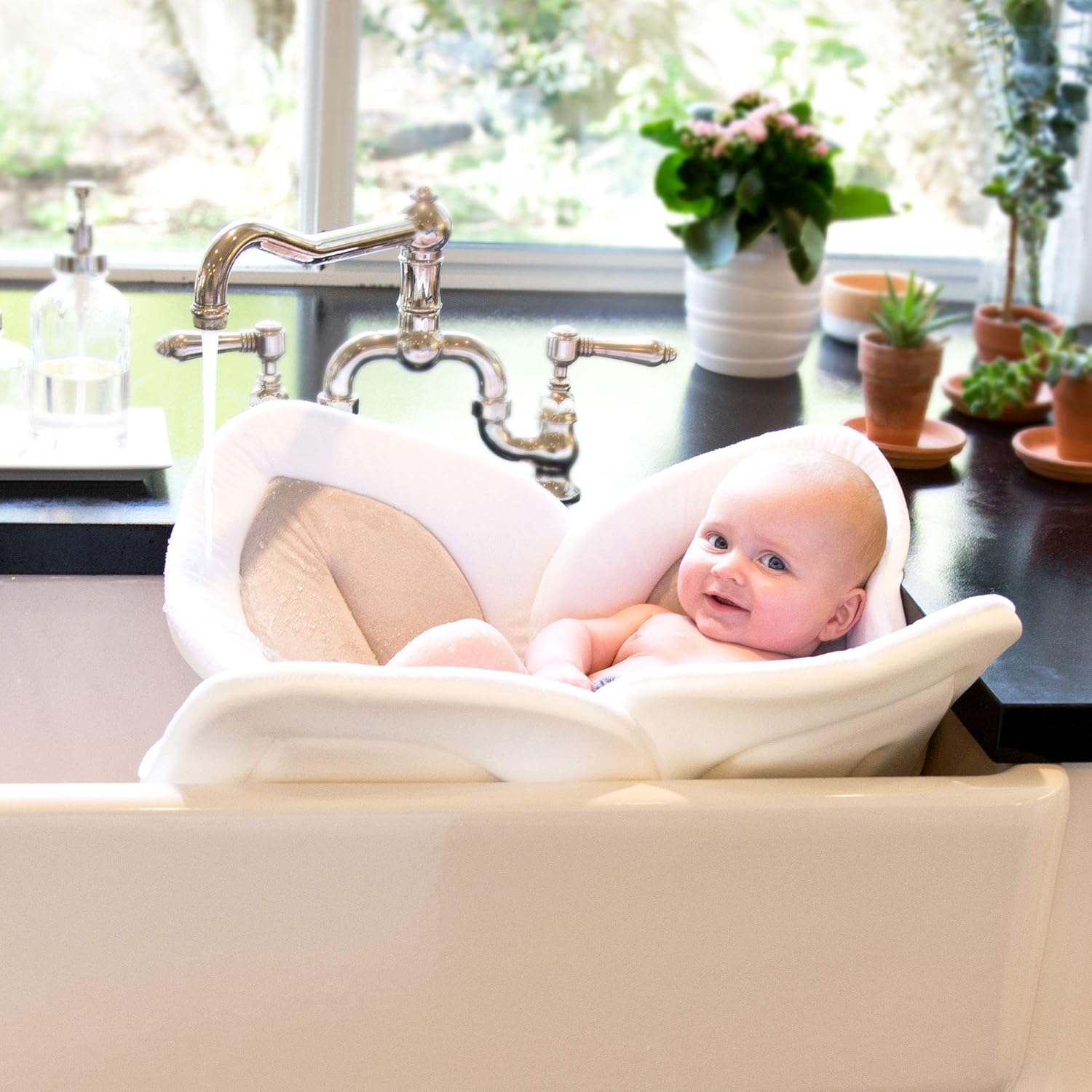 Blooming Bath Lotus - Baby Bath (Gray/Dark Gray) : Baby