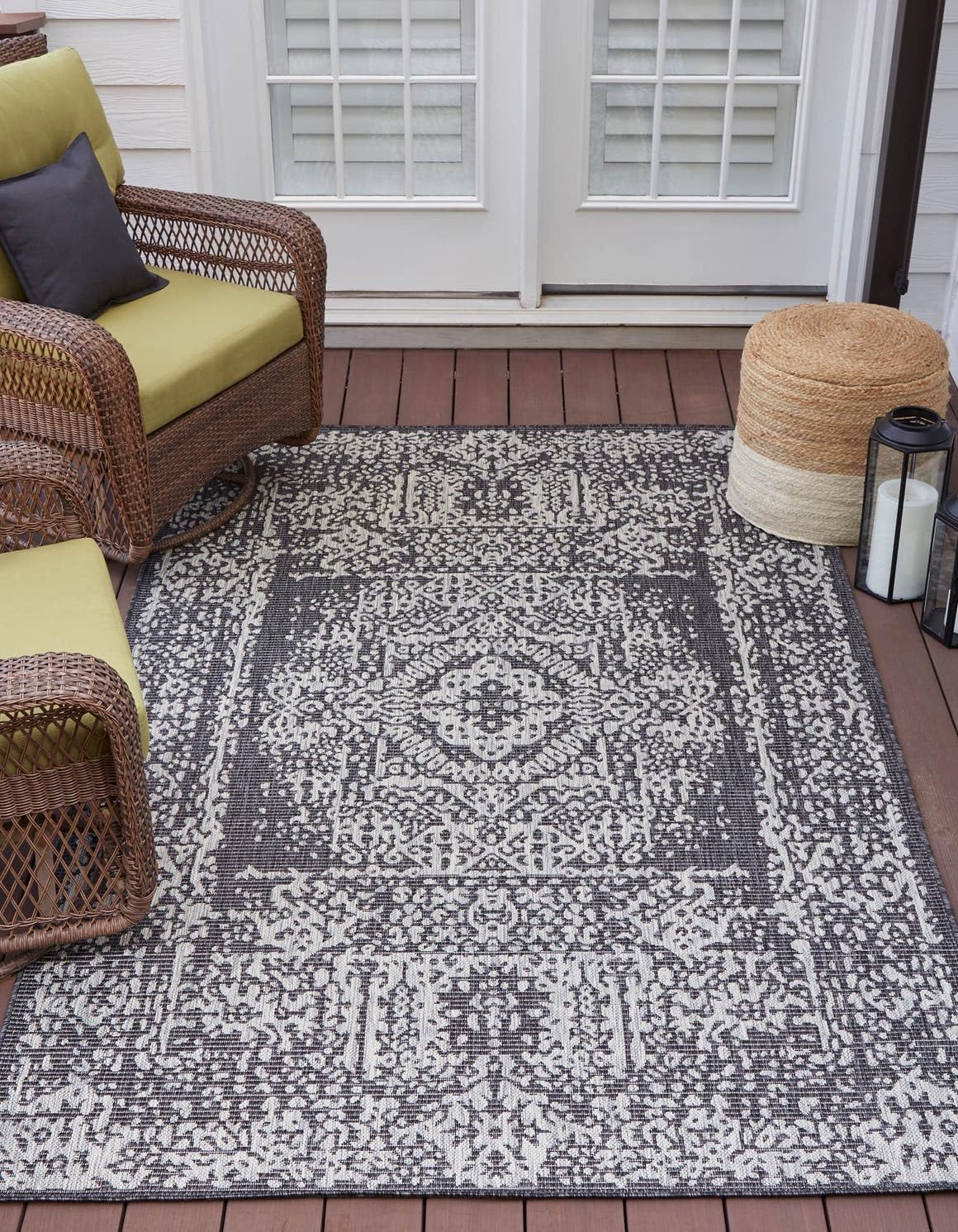 Unique Loom Outdoor Traditional Collection Area Rug - Timeworn (10' x 14' 1" Rectangle Charcoal Gray/Gray) Image