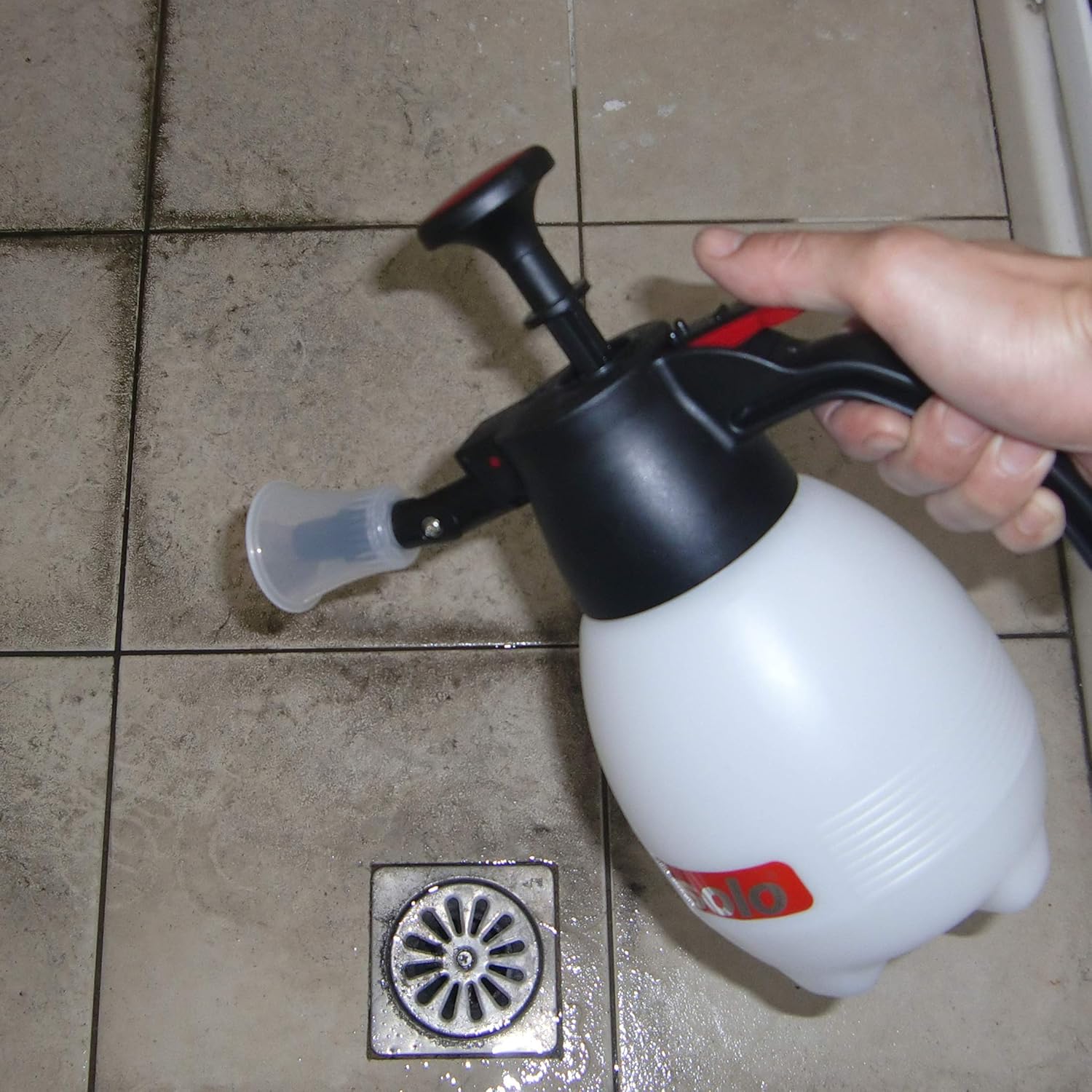 Solo 418 One-Hand Pressure Sprayer, 1-Liter, Ergonomic Grip for Gardening, Fertilizing, Cleaning & General Use Spraying: Industrial & Scientific