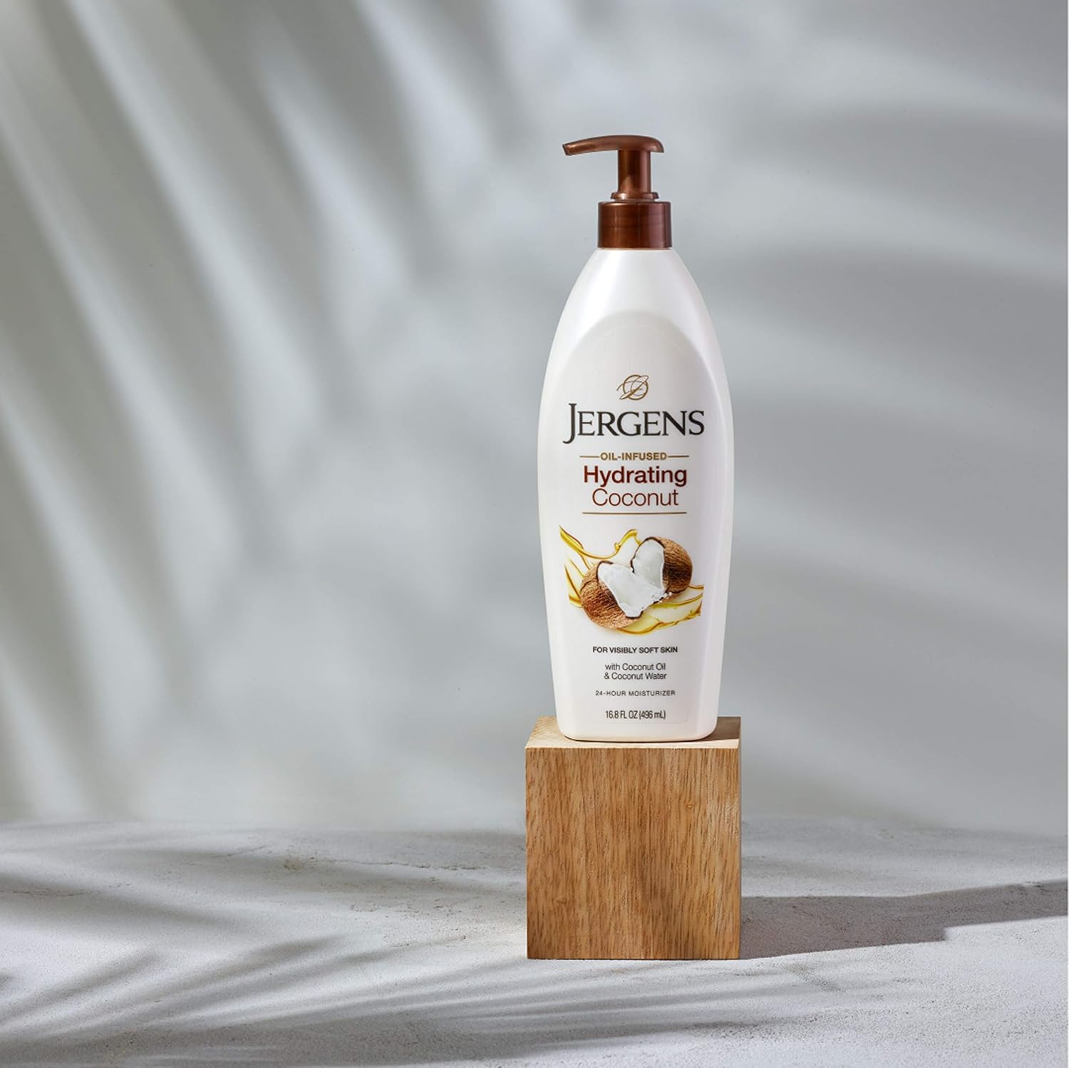 Jergens Hydrating Dry-skin Lotion, Coconut, 16.8 oz, White, 496 ml (Pack of 1) - Image 4