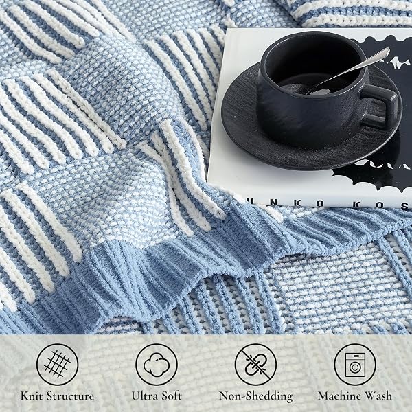 AMÉLIE HOME KNIT THROW BLANKET, SOFT CHENILLE COZY BREATHABLE DUAL TONE CHECKERED CHUNKY DECORATIVE BLANKET FOR COUCH, BED & SOFA, FRENCH LIGHTWEIGHT WARM GIFT FOR WOMEN, WASHED BLUE, 60″X80″
