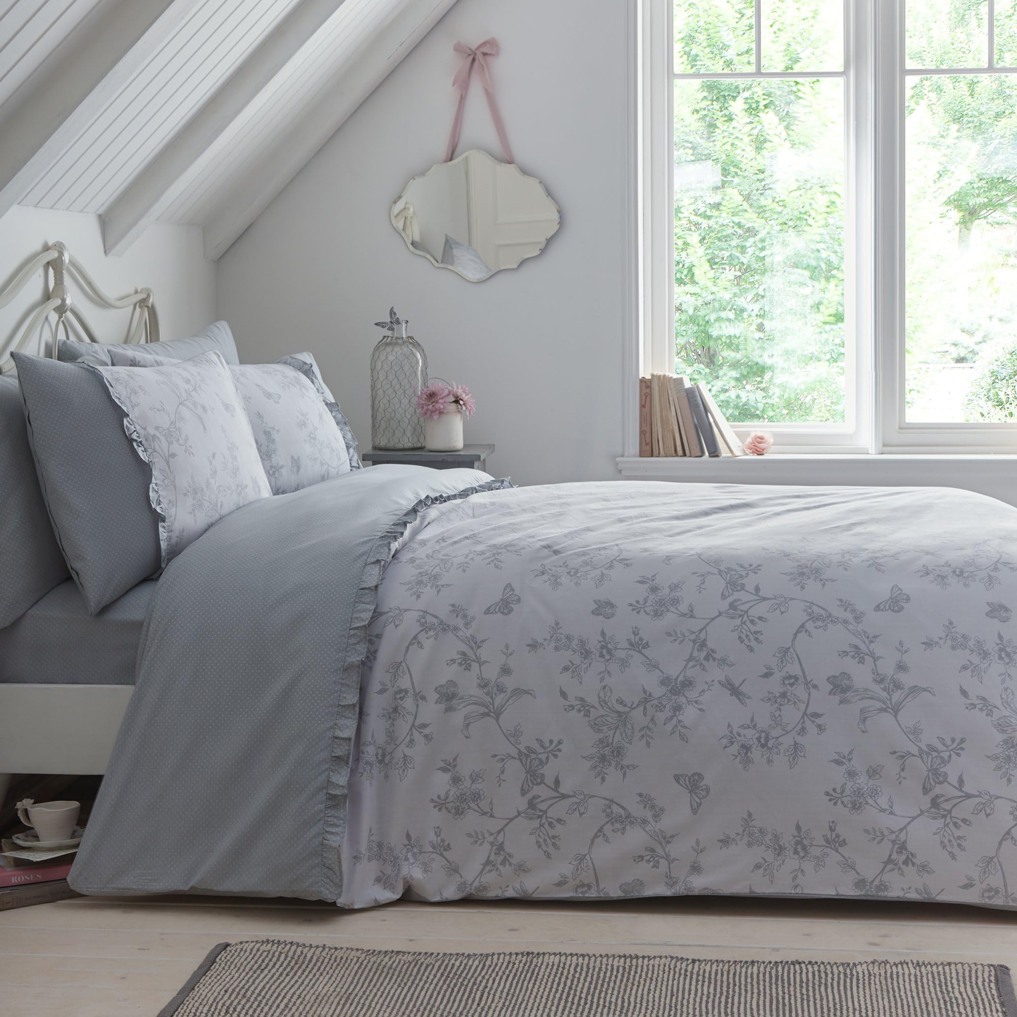 Dreams & Drapes Grey Floral Butterfly Duvet Cover Super King (260x220cm) – Vintage Polka Dot Ruffle Bedding – 2 Pillowcases – Romantic Frilly Bed Linen – Soft Grey Garden-Inspired Design