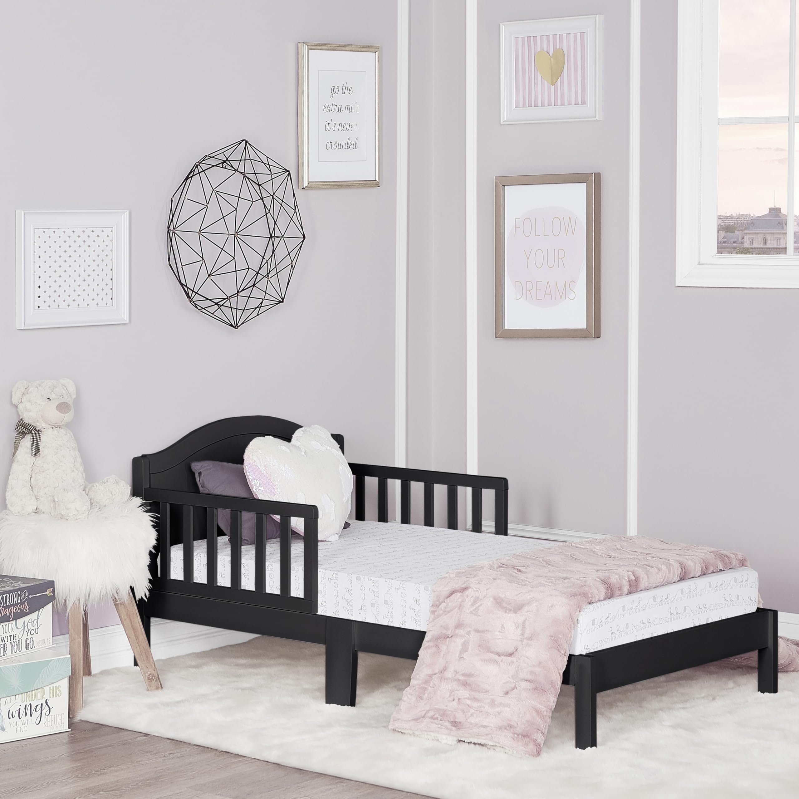 Dream On Me Sydney Toddler Bed in Black, Greenguard Gold Certified, JPMA Certified, Low To Floor Design, Non-Toxic Finish, Safety Rails, Made Of Pinewood