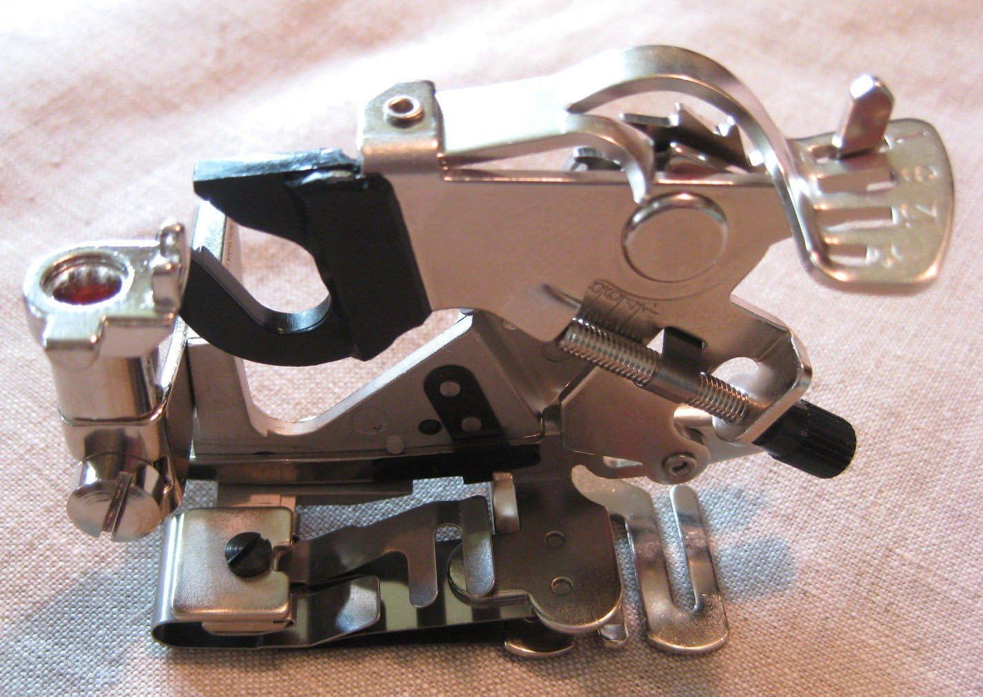 (Ship from USA) BERNINA SEWING SPECIAL RUFFLER FOOT OLD STYLE #730-1630 *PLKHG484UY1739