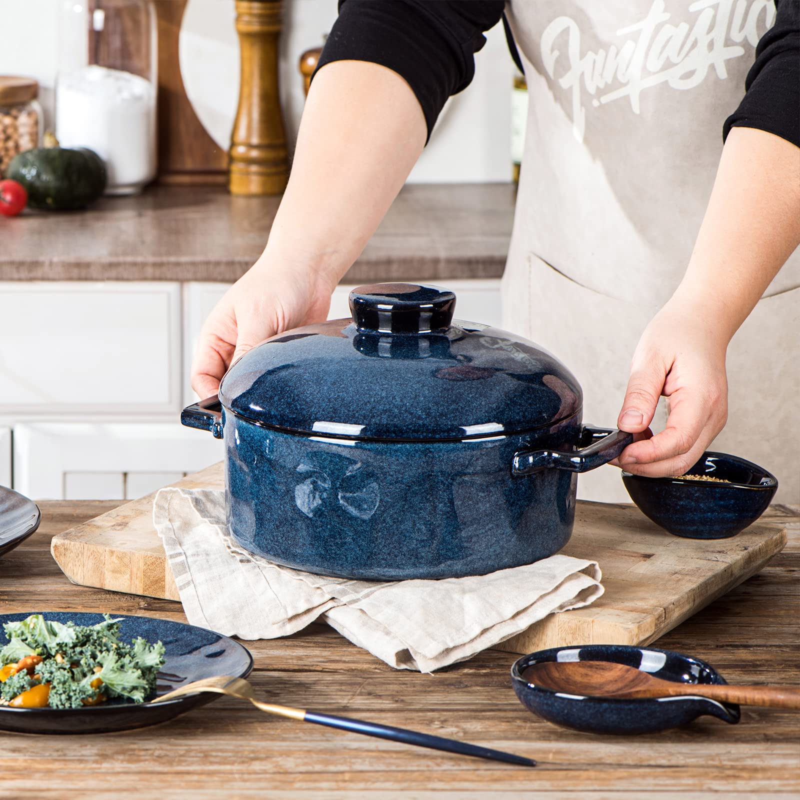 vicrays Casserole Dish with Lid - Ceramic Lasagna Pan Deep 2 Quart Round Baking Dishes Covered Bakeware for Oven Safe Serving Dish with Handles for Party Dinner Banquet Daily Use (Blue)