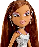 Bratz Charmz Yasmin Fashion Doll with Charm Bracelet and Accessories view 4