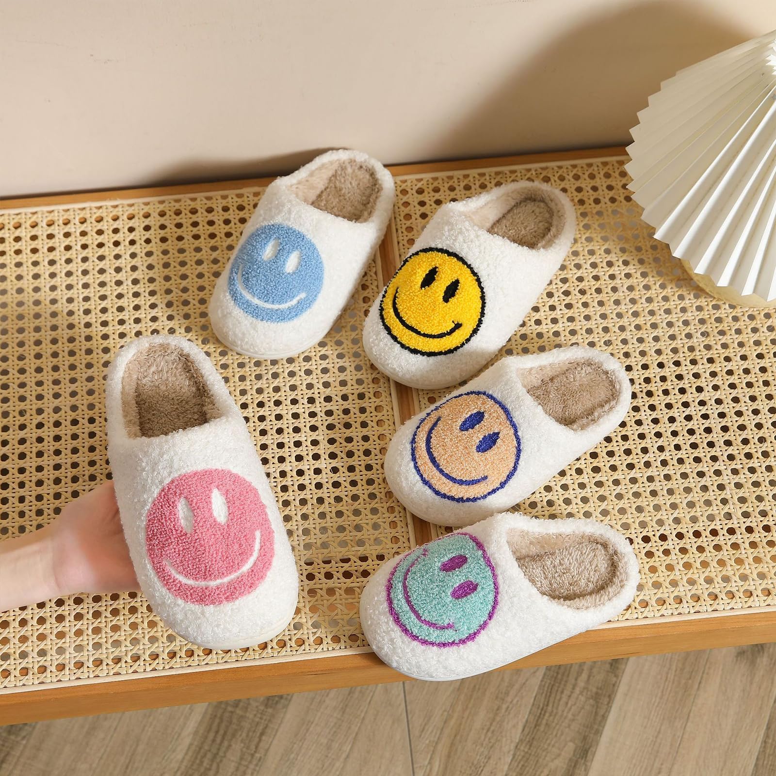 Cute Smile Face Kids' Plush Happy Face Slippers - Non-Slip, Warm, Indoor/Outdoor