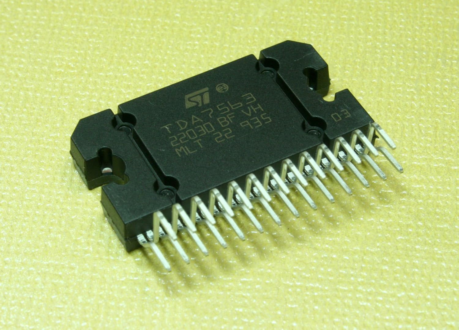TDA7563 STMicroelectronics Audio Integrated Circuit New: Amazon.com ...