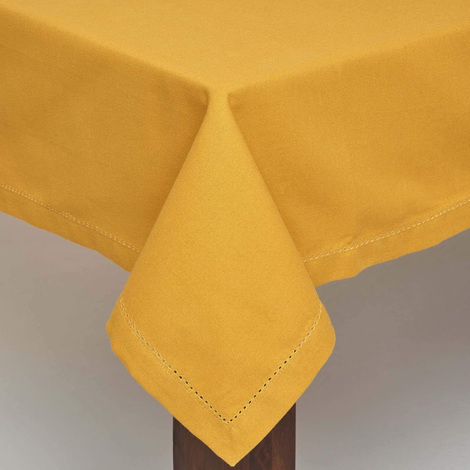 Homescapes Mustard Yellow Cotton Round Tablecloth 6 to 8 Seater Large