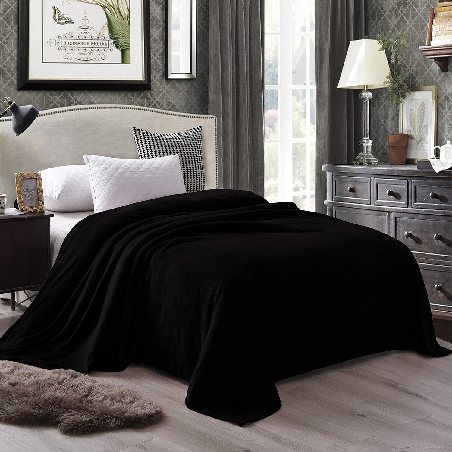 Exclusivo Mezcla Twin Size Flannel Fleece Velvet Plush Bed Blanket as Bedspread/Coverlet/Bed Cover (60" x 80", Black) - Soft, Lightweight, Warm and Cozy: Home & Kitchen