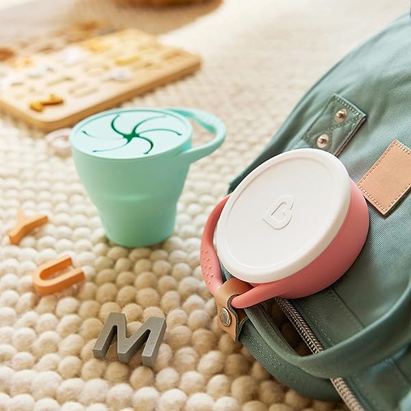 MUNCHKIN SNACK CATCHER TODDLER SNACK CUP WITH LID, SILICONE, COLLAPSABLE, MINT